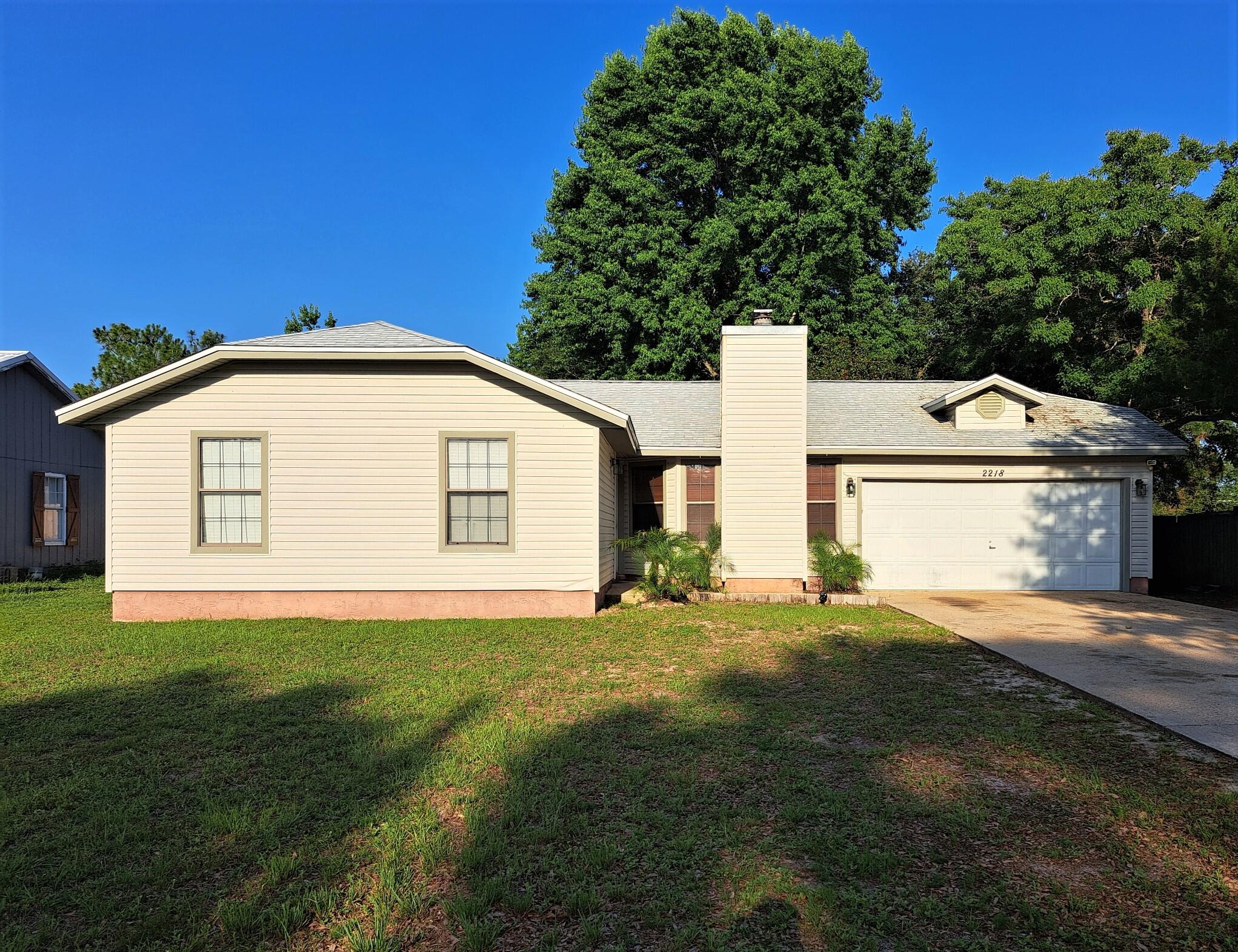 QUIET COUNTRY LIVING IN THE HEART OF TOWN, YET NOT FAR FROM SHOPPING AND THE BEACH. THIS 3BD/2BA HOME HAS LIVING ROOM W/FIREPLACE. DINING AREA SITS RIGHT OFF GALLEY KITCHEN. HAS BOTH CARPET AND TILE FLOORING AND CEILING FANS THROUGHOUT. LARGE PRIVACY FENCED BACK YARD WITH PLENTY PLAYING SPACE FOR THE KIDS OR FUN BBQS. GREAT HOME FOR A GROWING FAMILY. . PRICED RIGHT, WORTH SEEING, WORTH OWNING. CALL FOR APPOINTMENT TODAY!