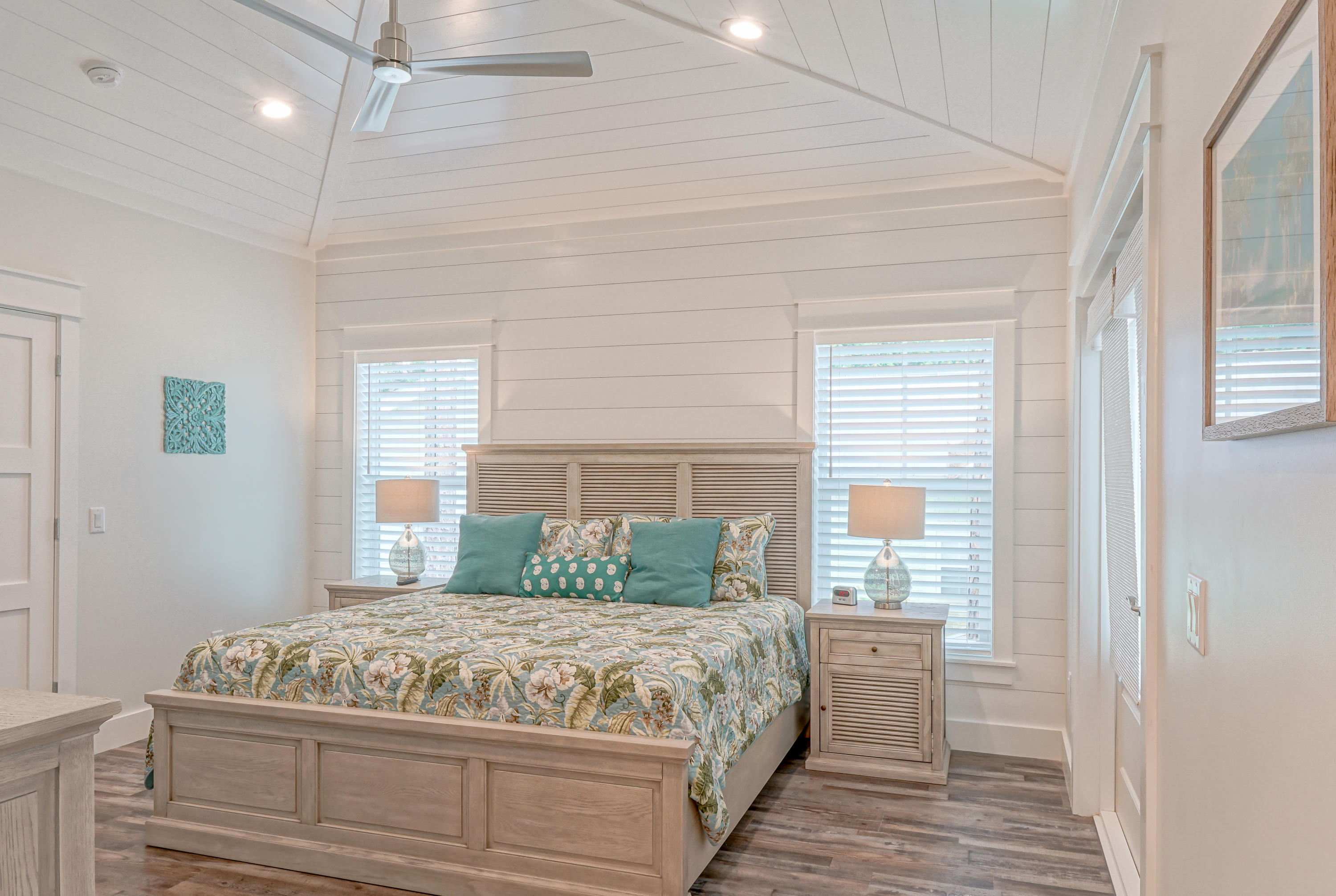 SEAGROVE SHORES 4TH ADD - Residential