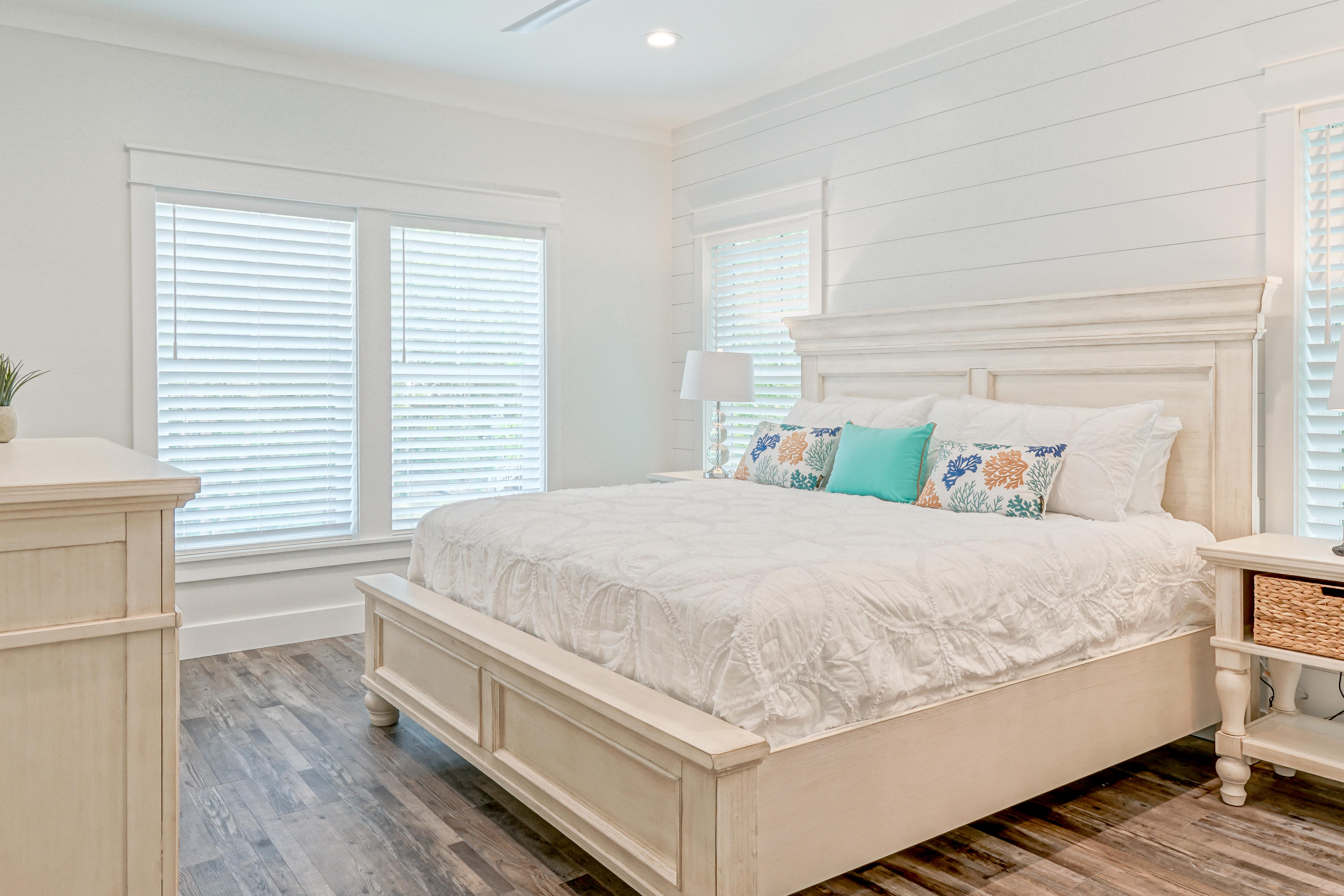 SEAGROVE SHORES 4TH ADD - Residential