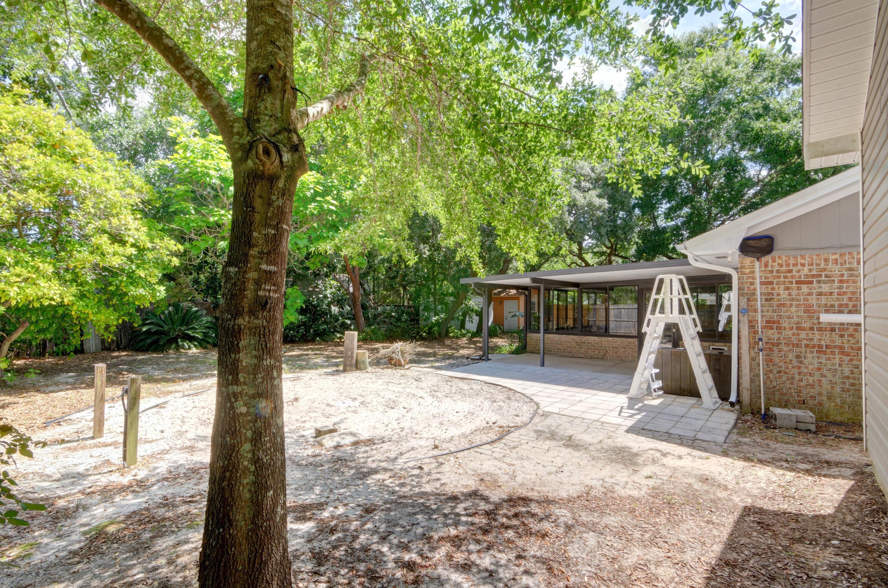 CHEROKEE ACRES - Residential