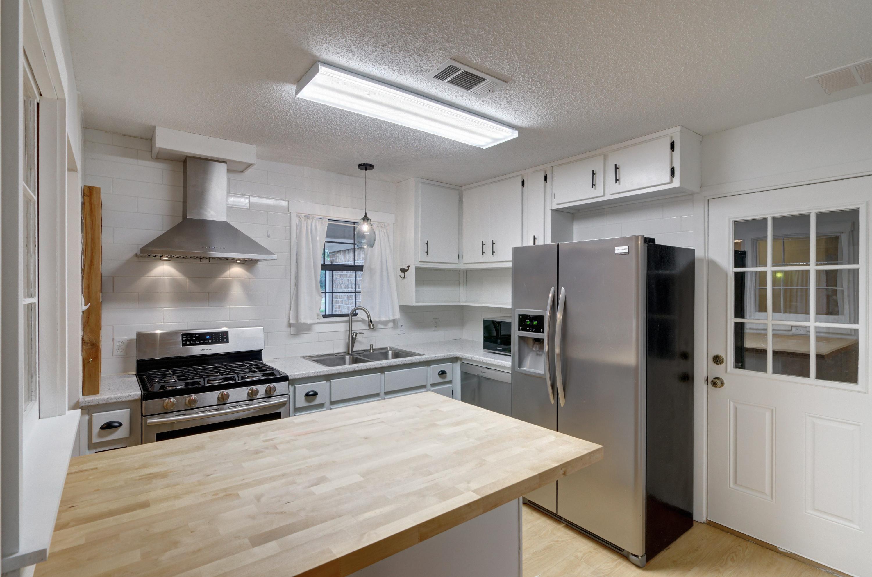 CHEROKEE ACRES - Residential