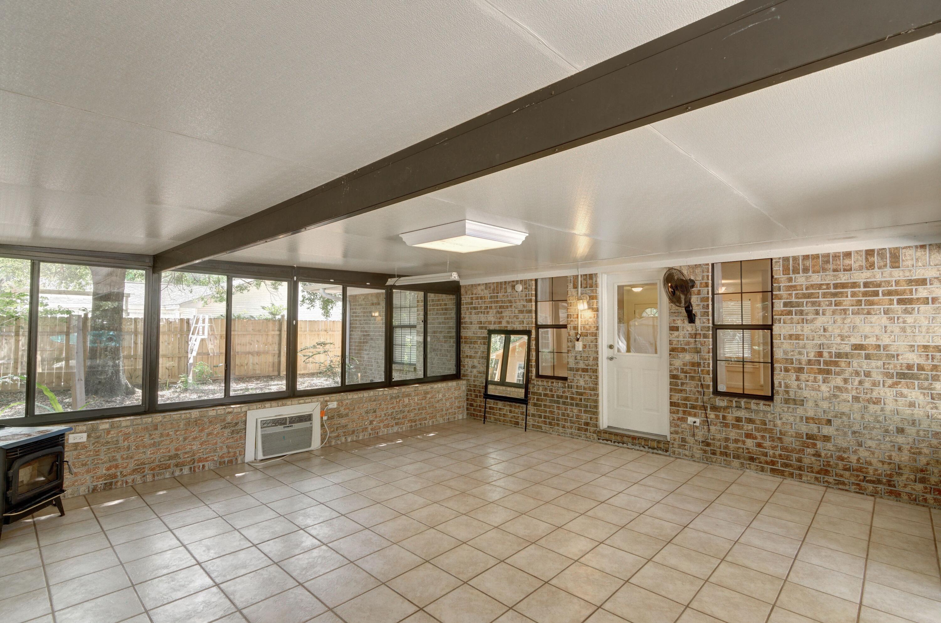 CHEROKEE ACRES - Residential