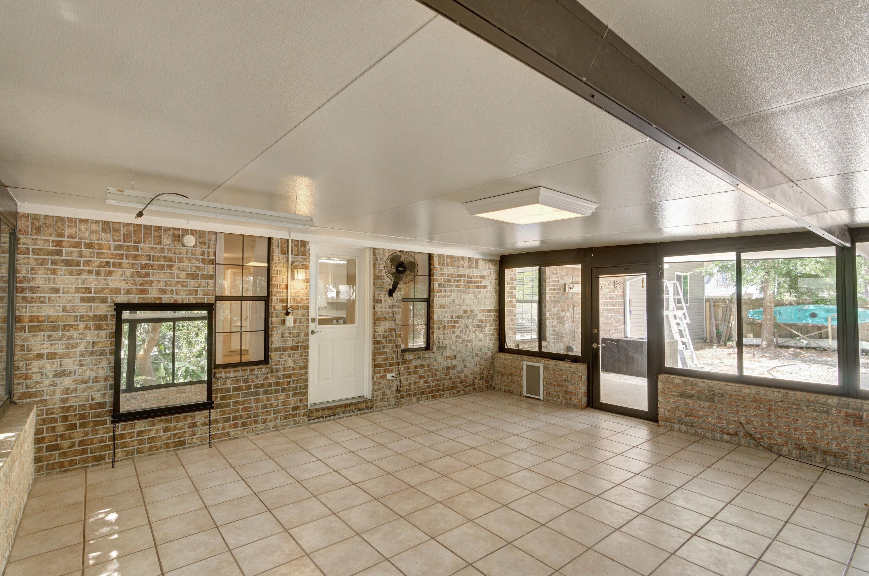 CHEROKEE ACRES - Residential
