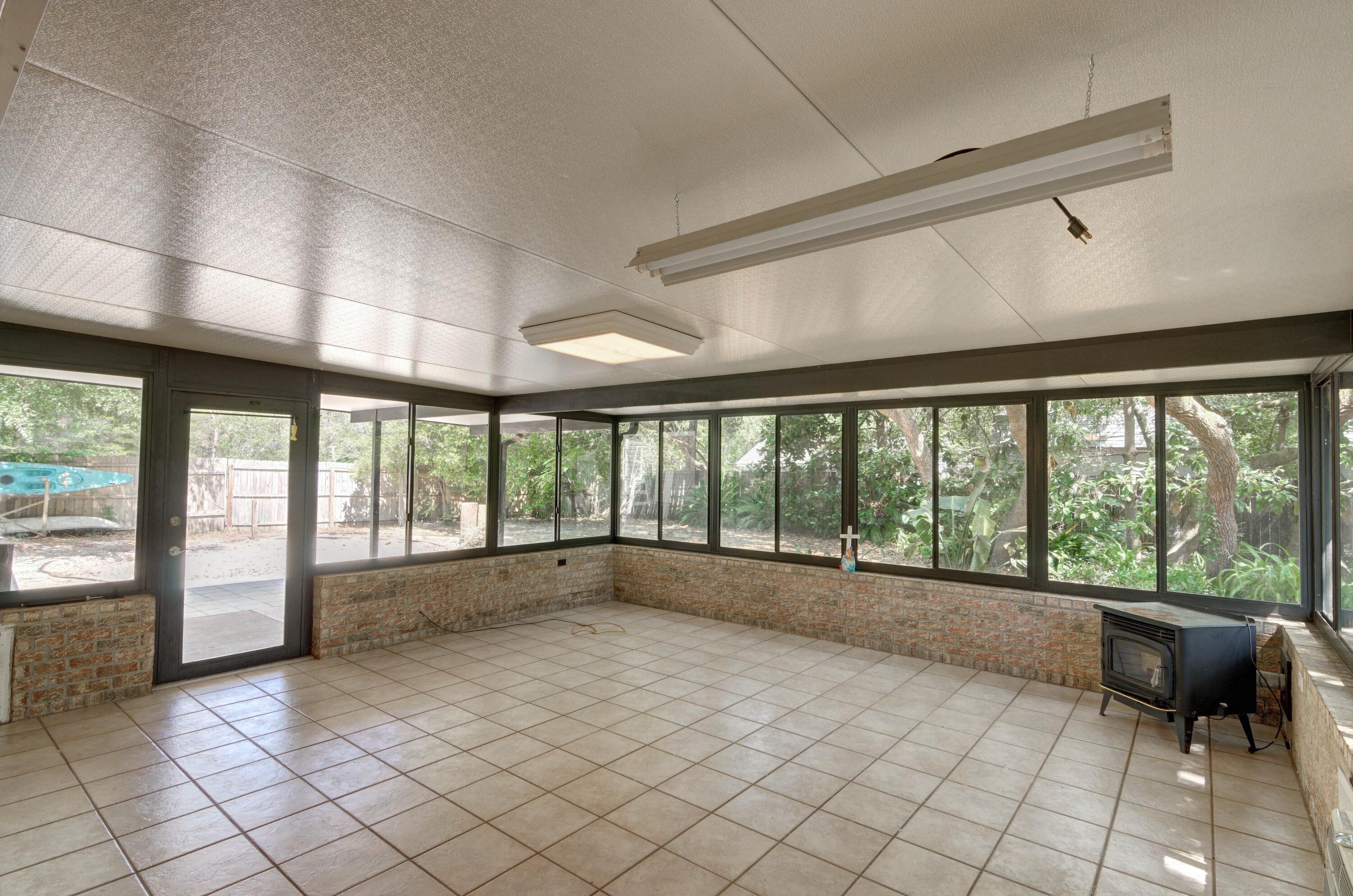 CHEROKEE ACRES - Residential