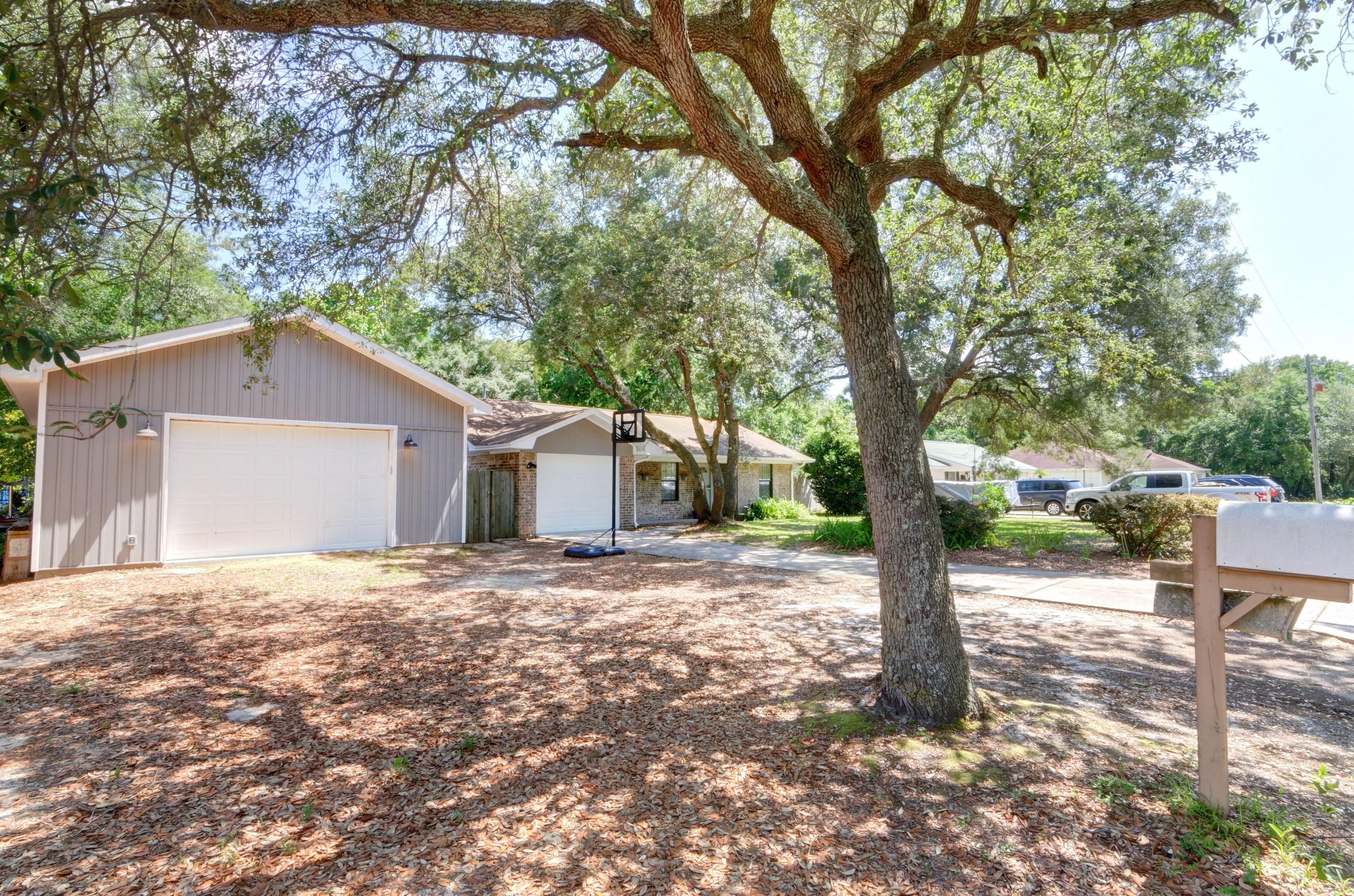 CHEROKEE ACRES - Residential