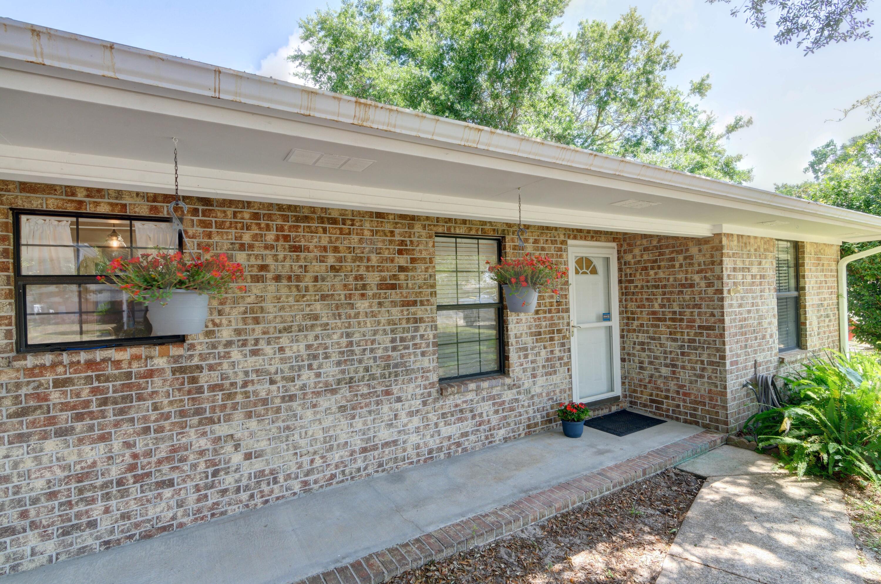 CHEROKEE ACRES - Residential