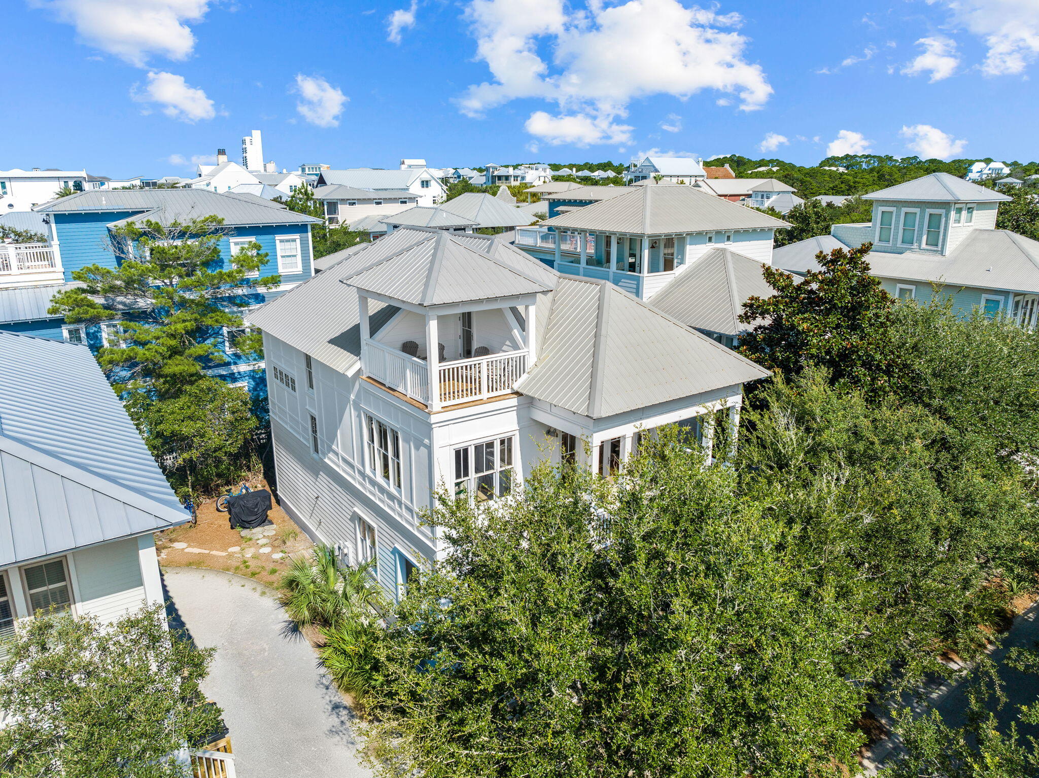 SUMMER'S EDGE - Residential