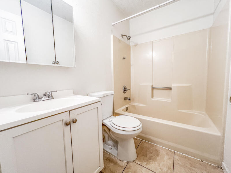 COUNTRY OAKS ESTATES PH 1 - Residential Lease