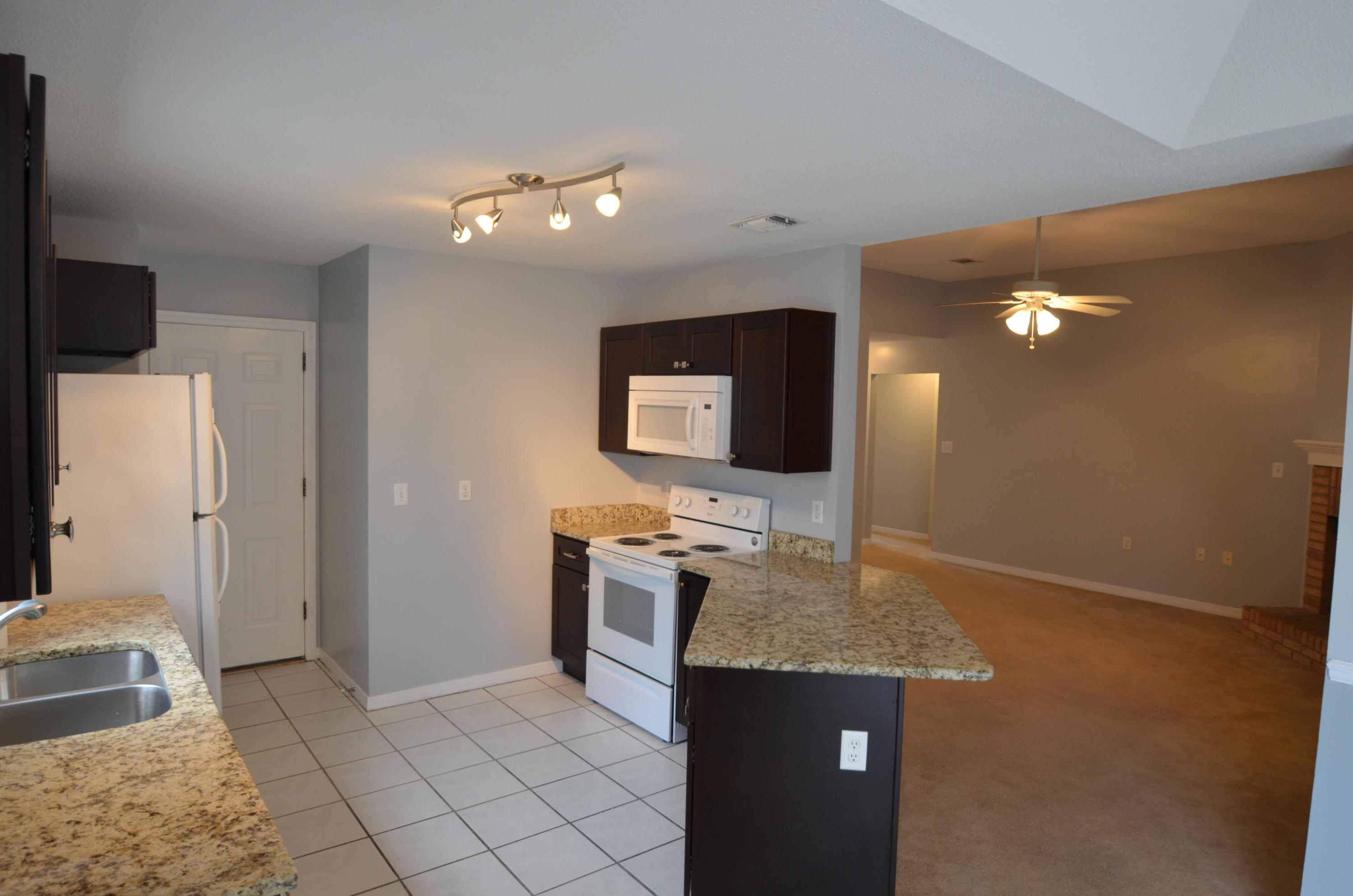 PETITE CHATEAU - Residential Lease
