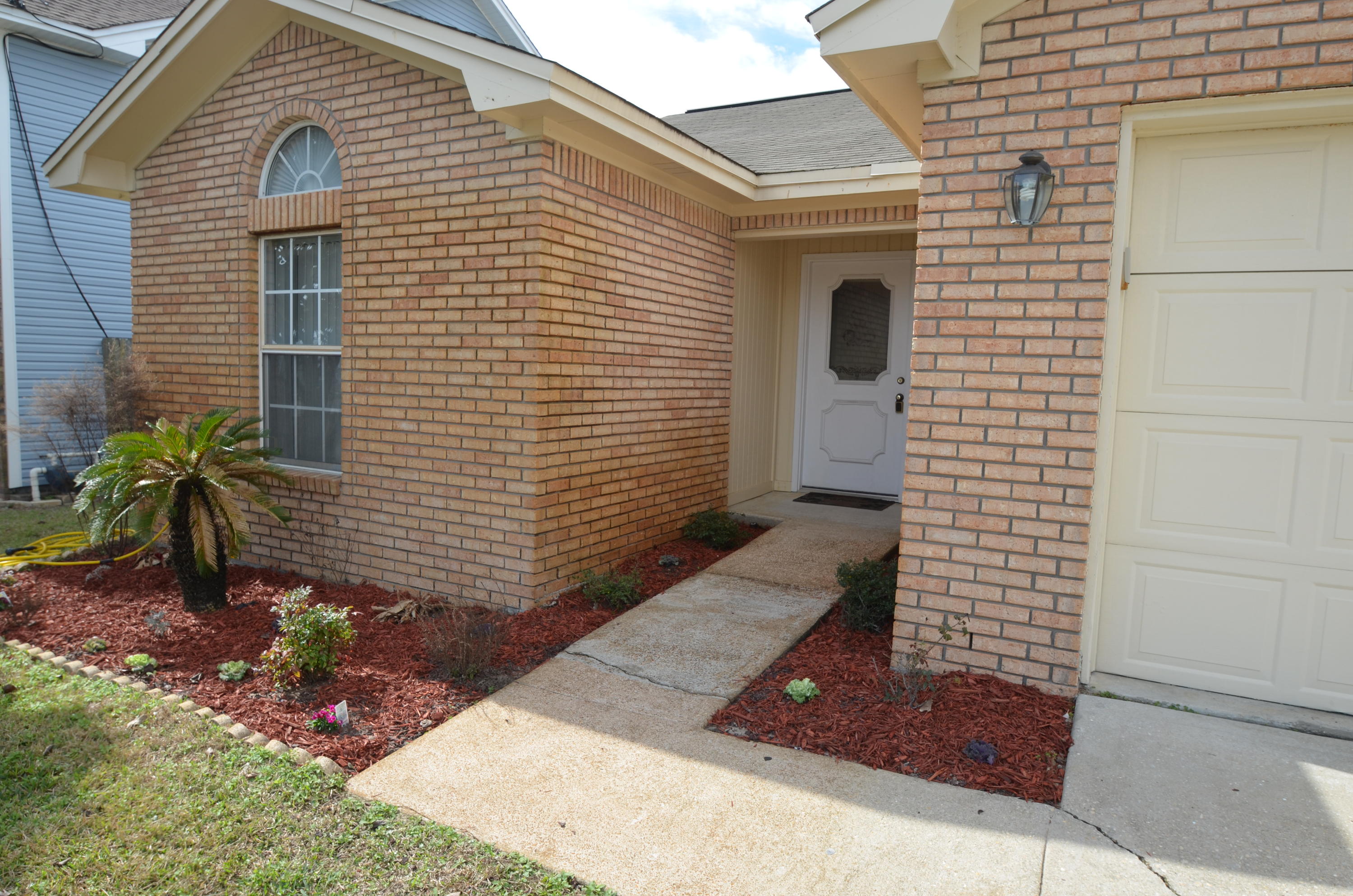 PETITE CHATEAU - Residential Lease