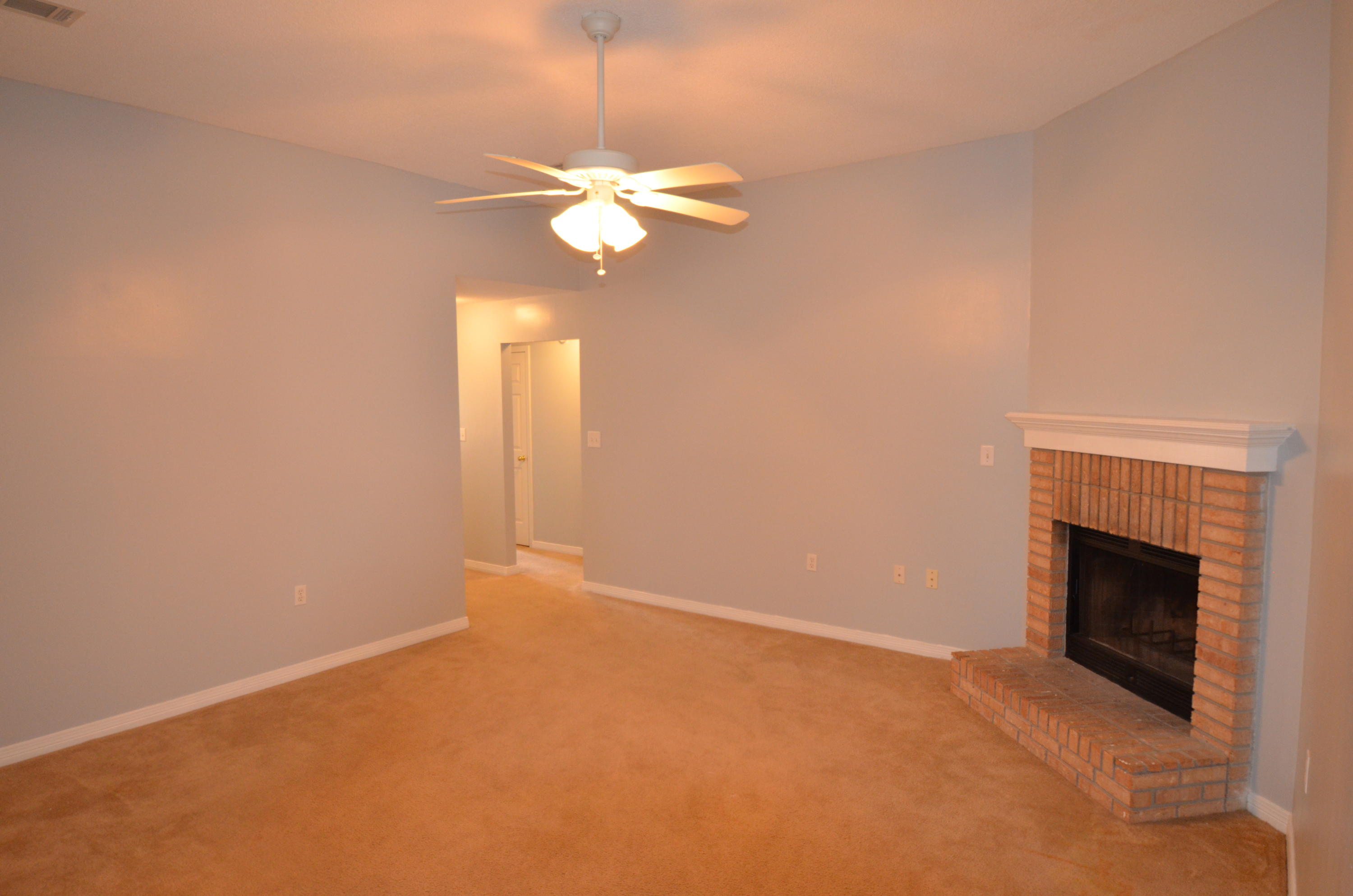 PETITE CHATEAU - Residential Lease