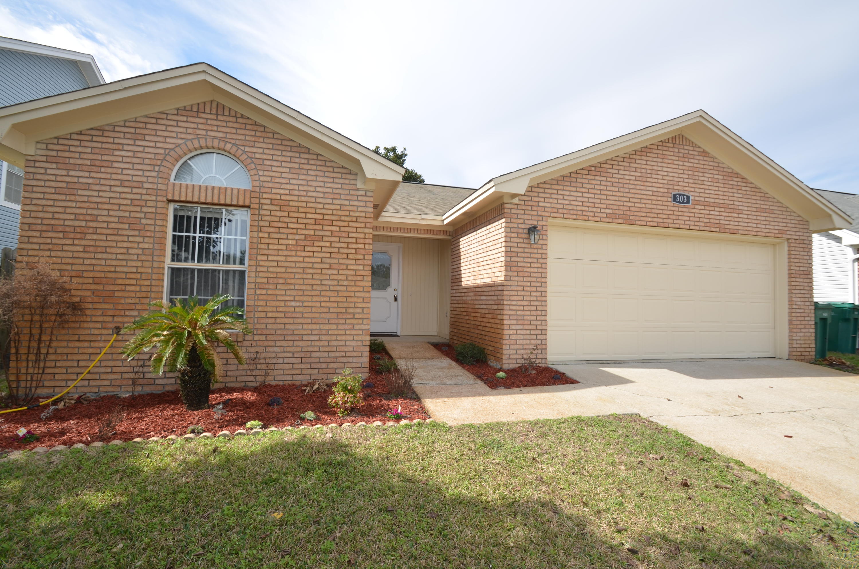 PETITE CHATEAU - Residential Lease