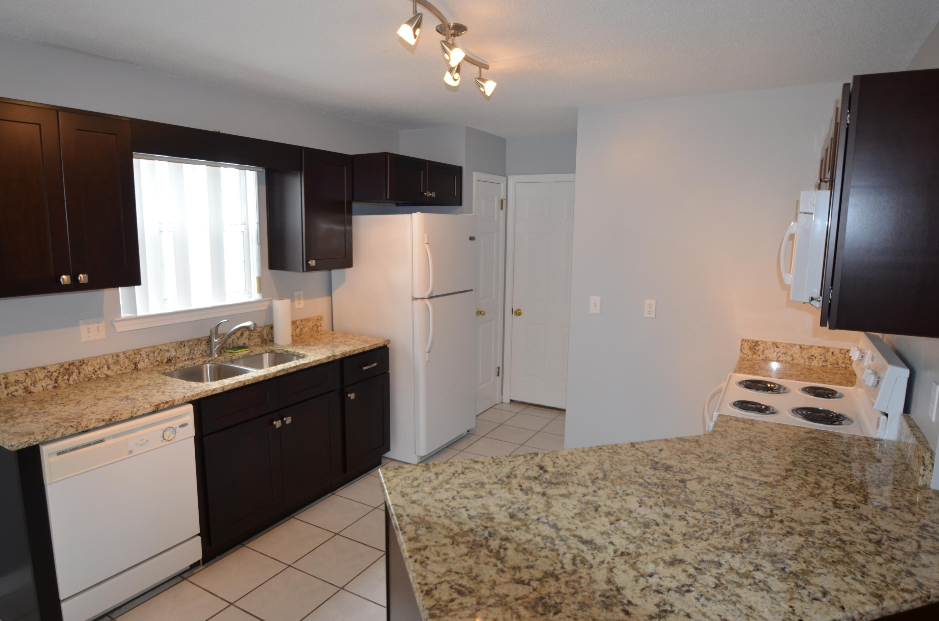 PETITE CHATEAU - Residential Lease