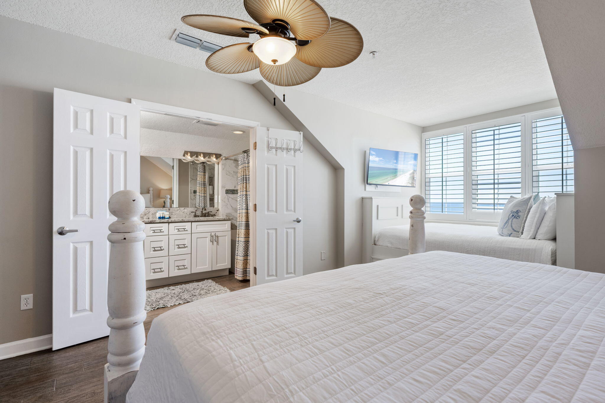 INN AT CRYSTAL BEACH (SUMMERCHASE CONDO) - Residential