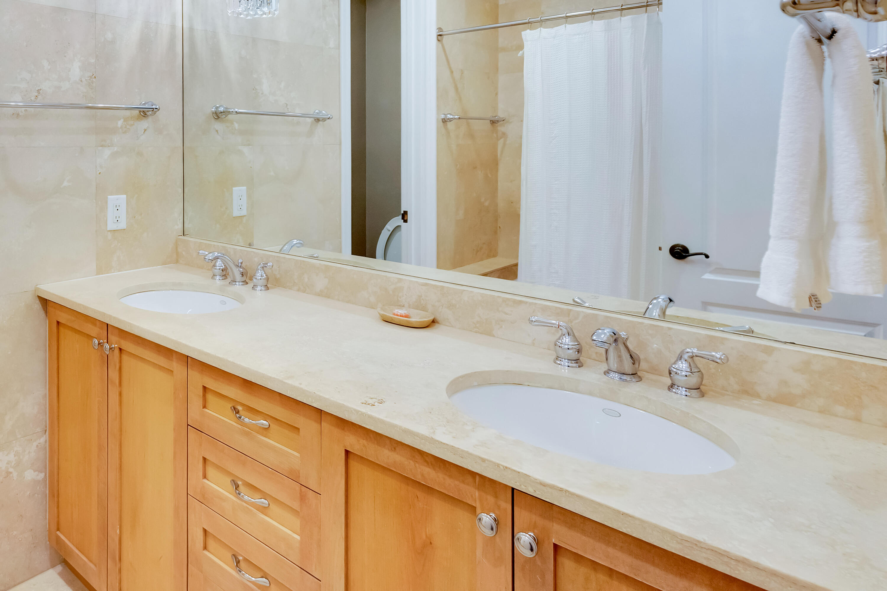 LE JARDIN - Residential Lease