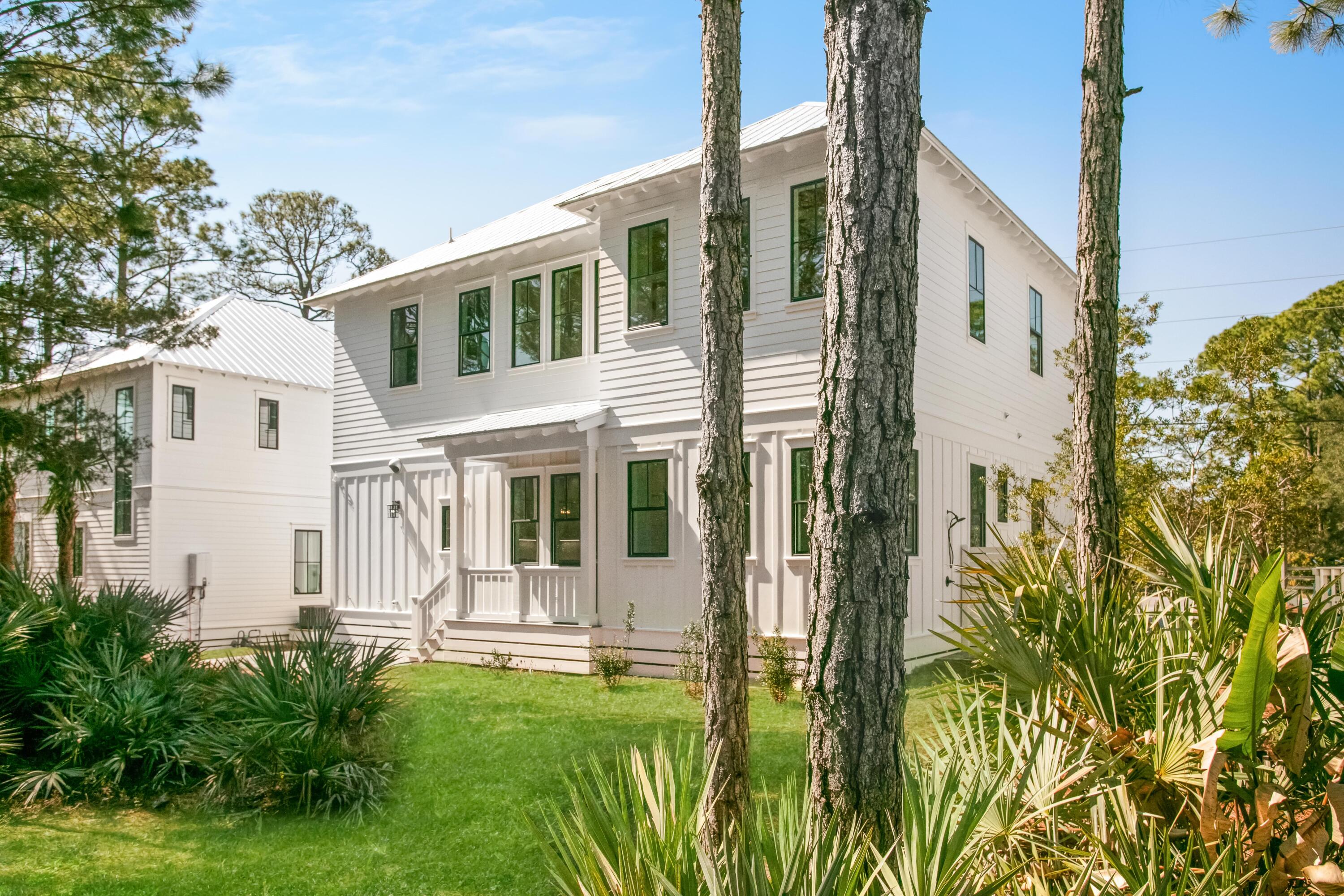COTTAGES AT EASTERN LAKE - Residential