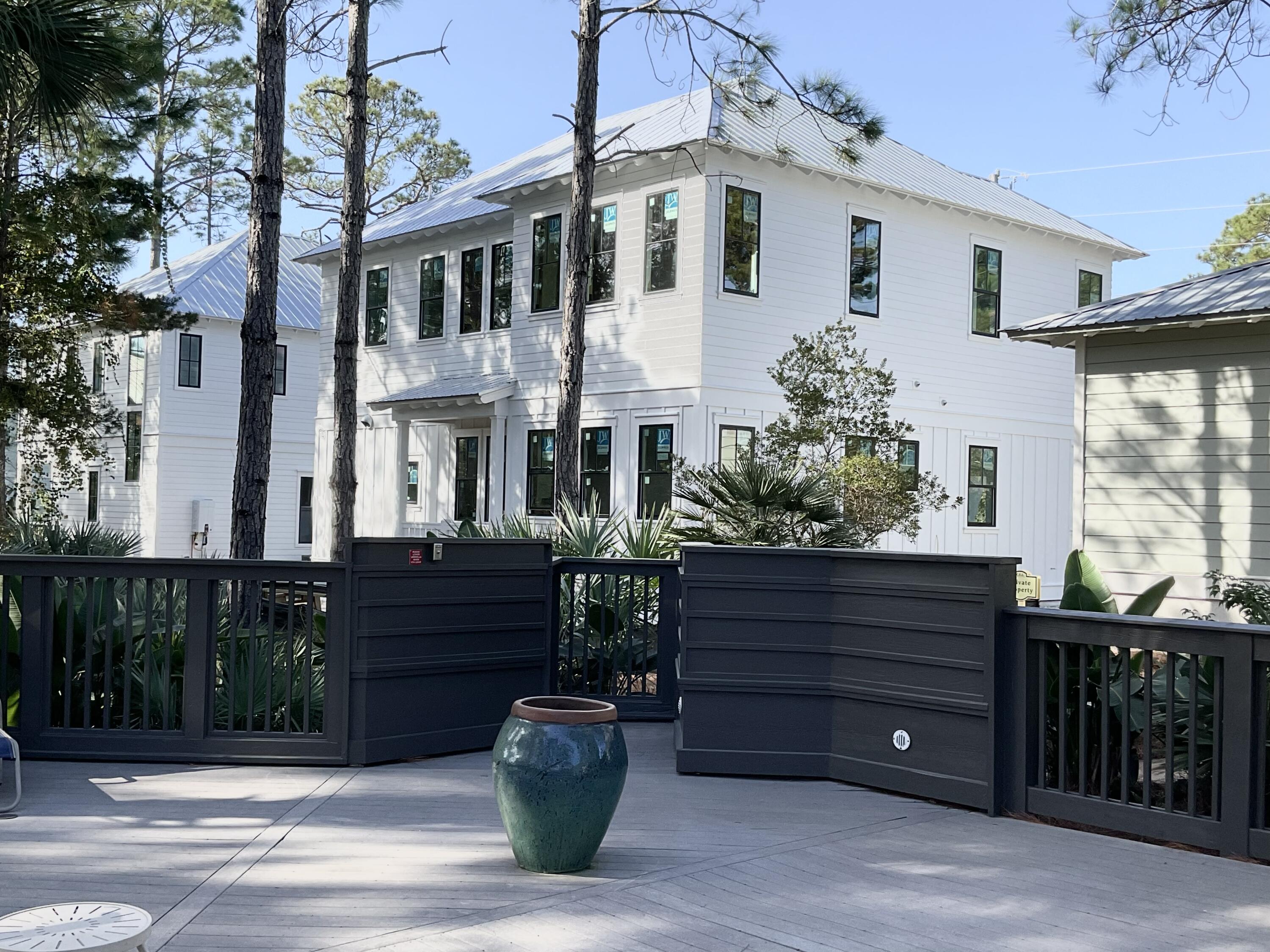 COTTAGES AT EASTERN LAKE - Residential