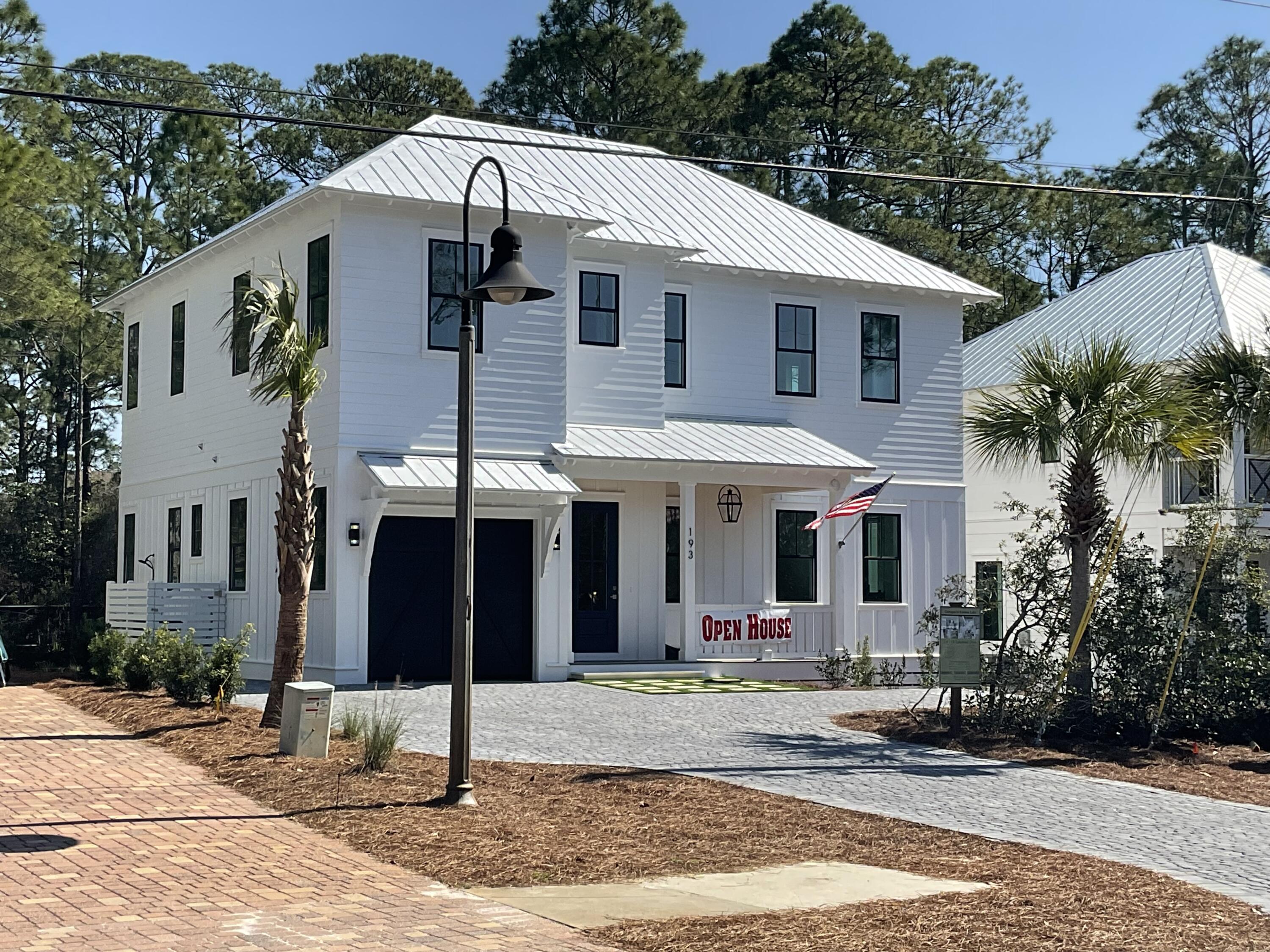 COTTAGES AT EASTERN LAKE - Residential