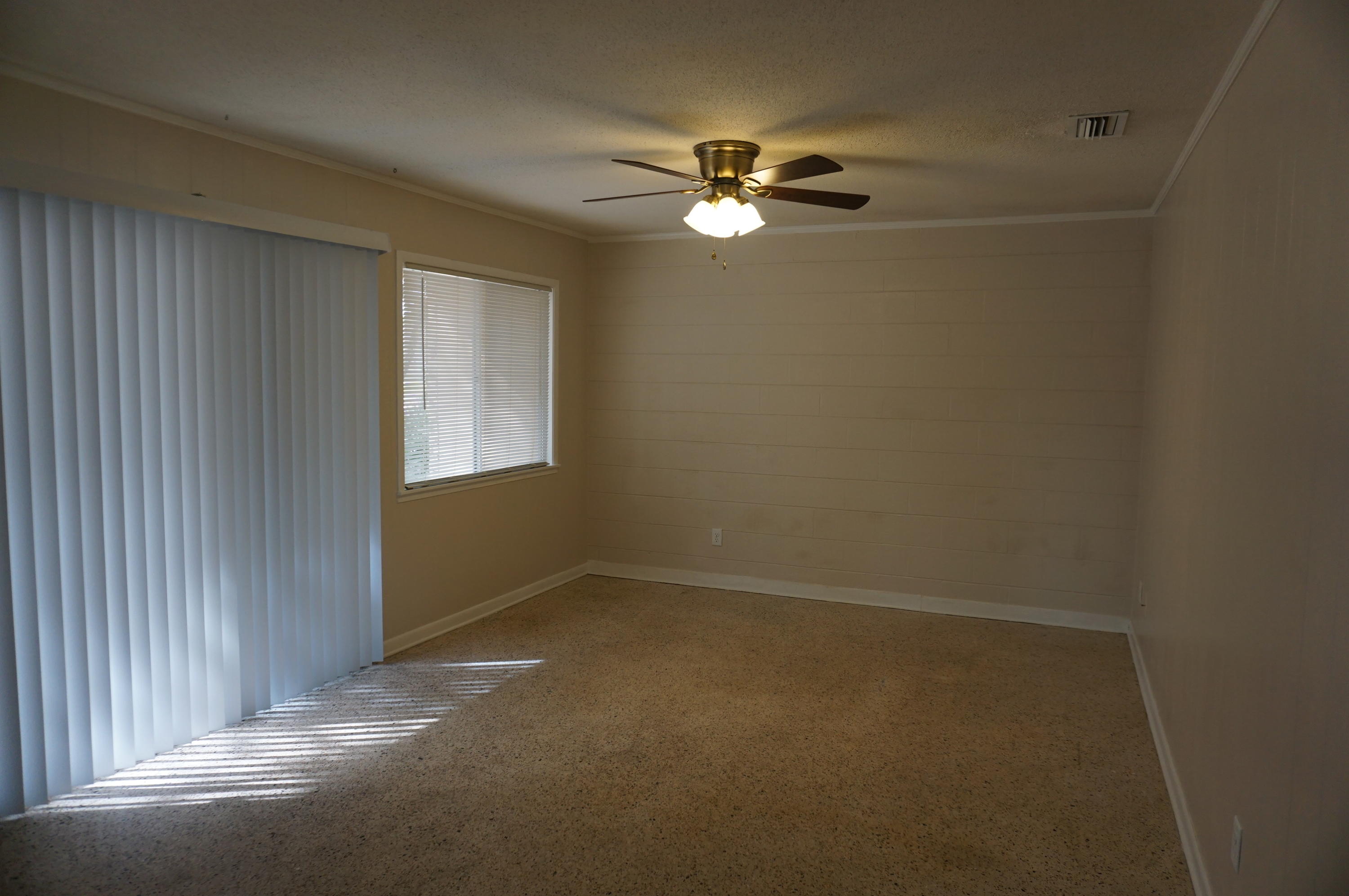 PORT DIXIE - Residential Lease