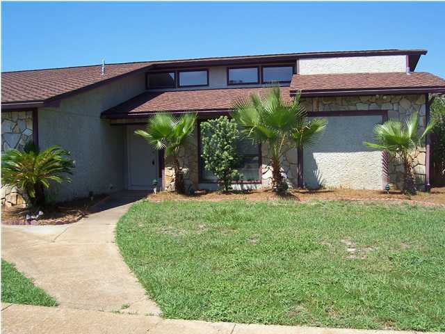 QUIET WOOD - Residential Lease