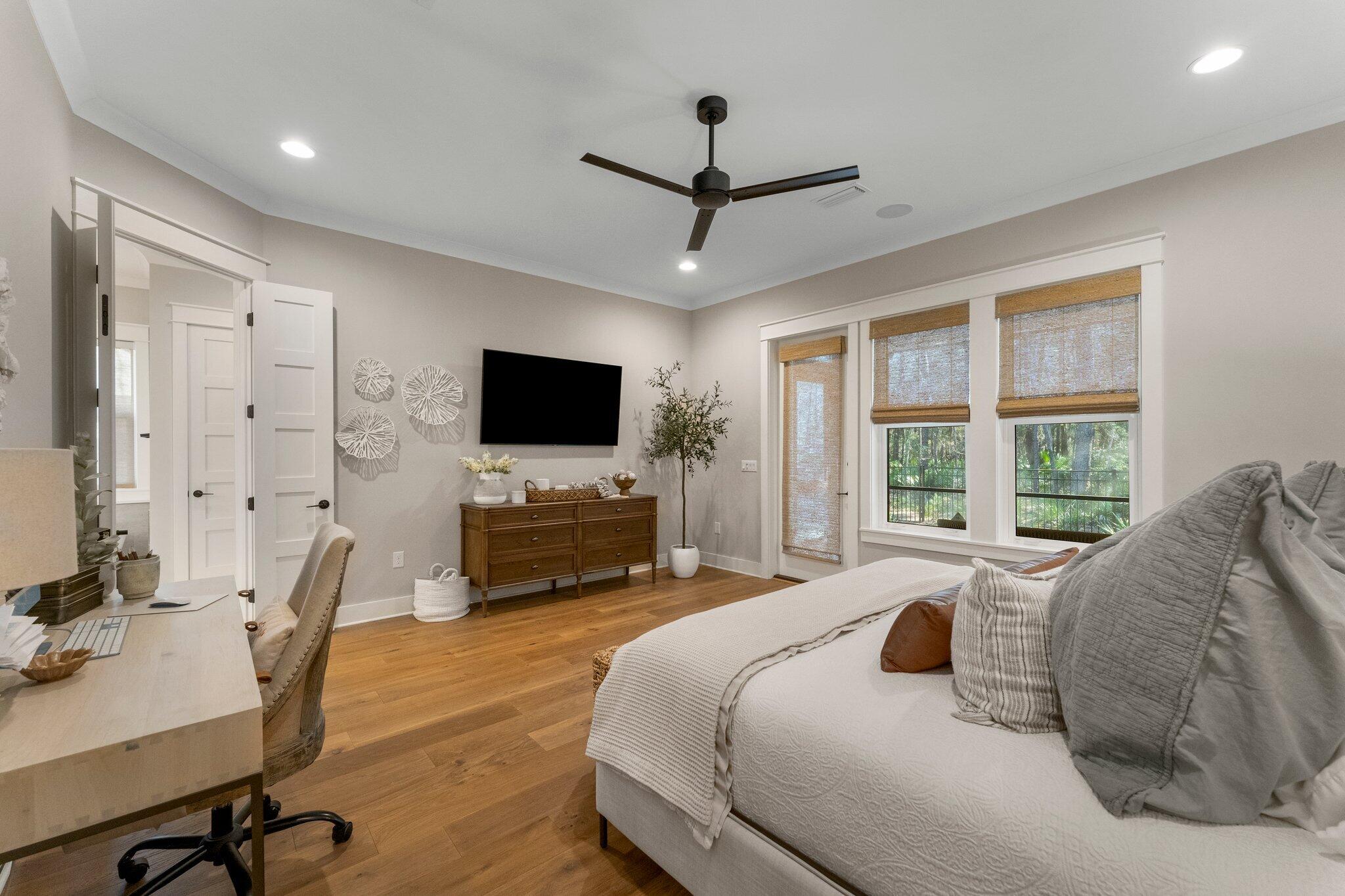 HUNTERS RUN - Residential