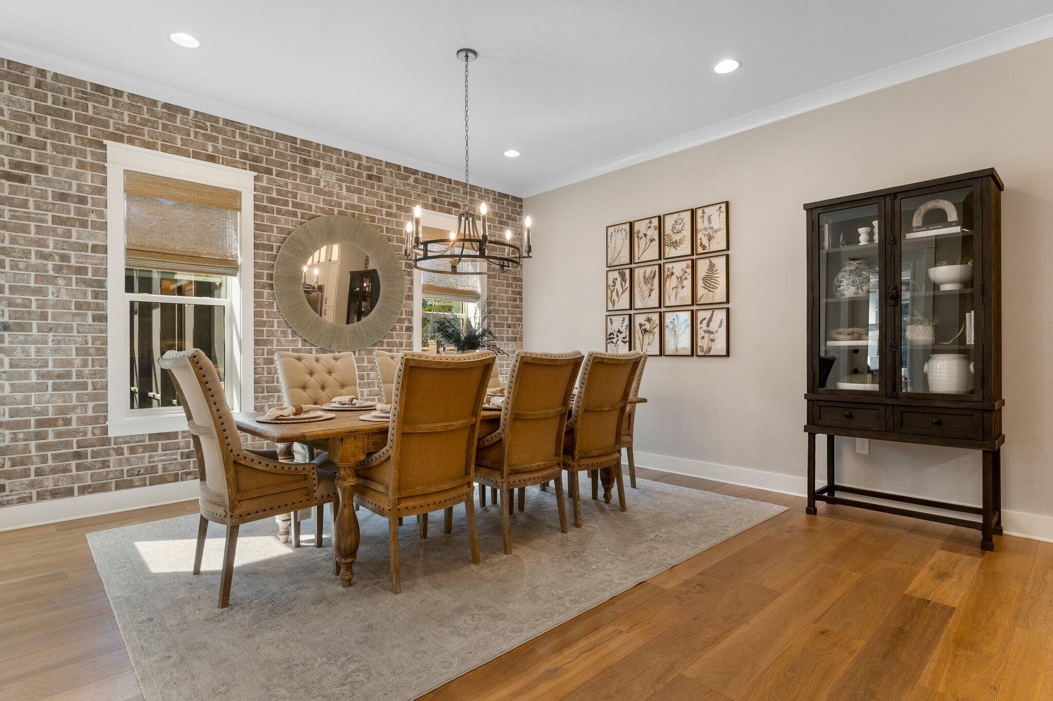 HUNTERS RUN - Residential