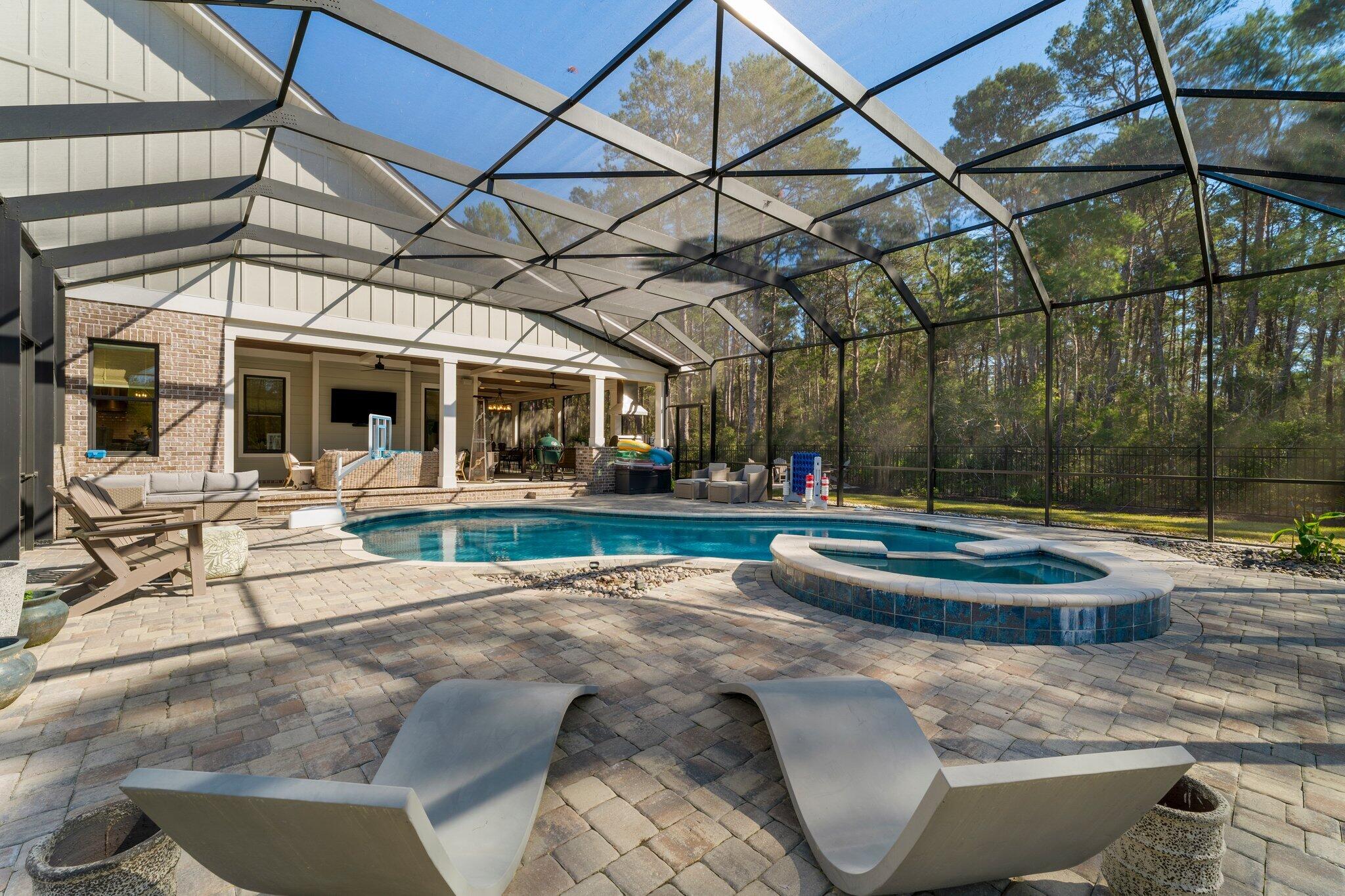 HUNTERS RUN - Residential