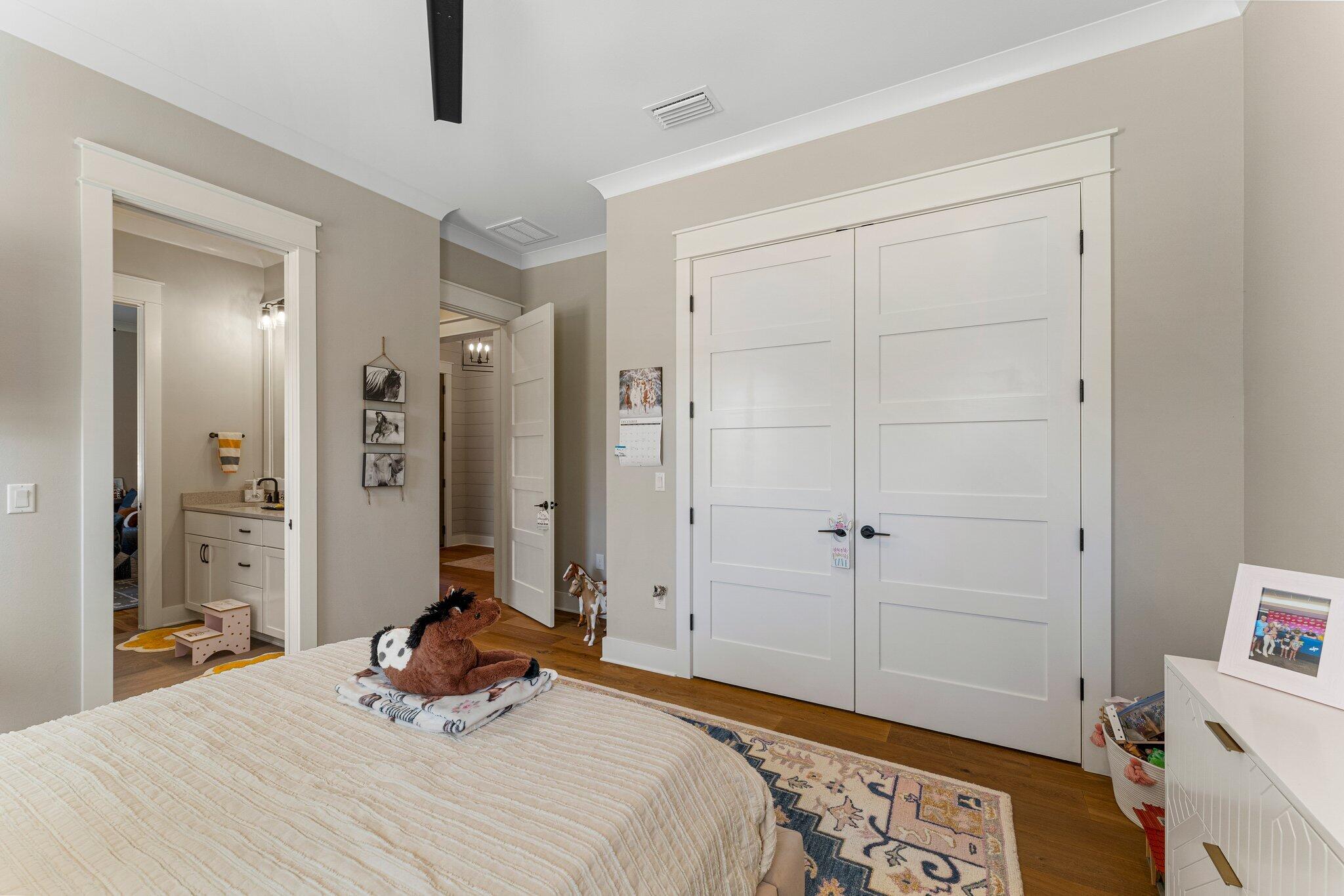 HUNTERS RUN - Residential