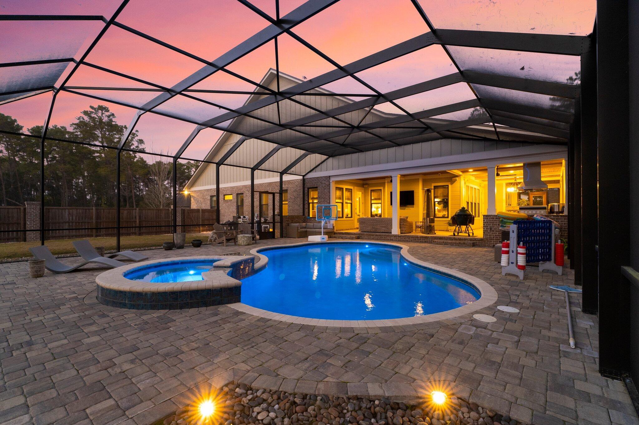 HUNTERS RUN - Residential