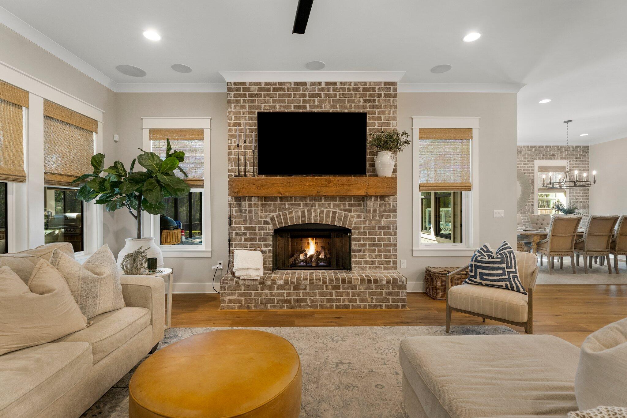 HUNTERS RUN - Residential