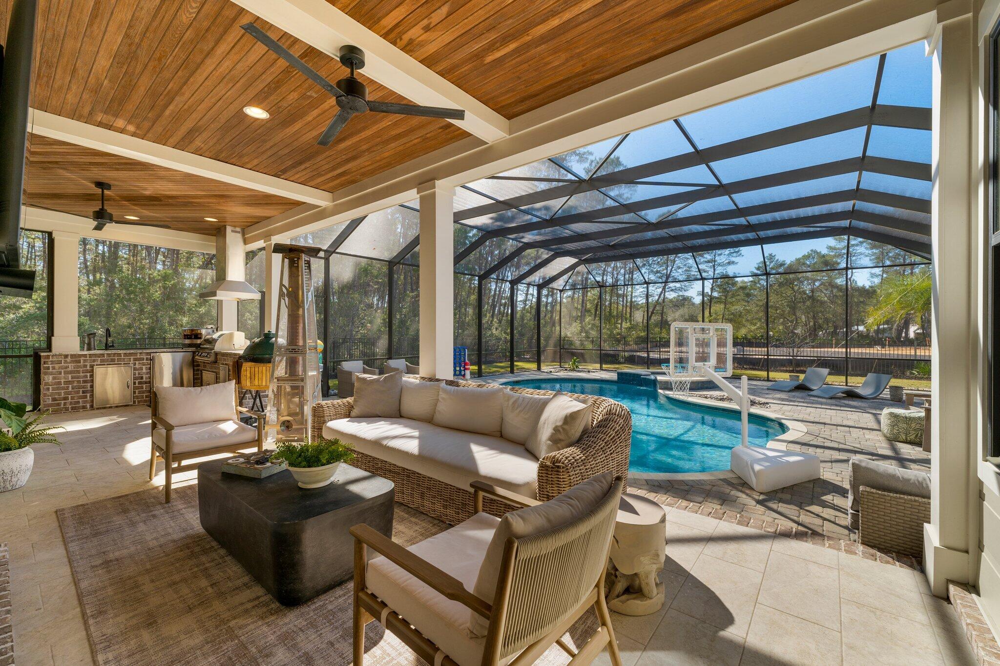 HUNTERS RUN - Residential