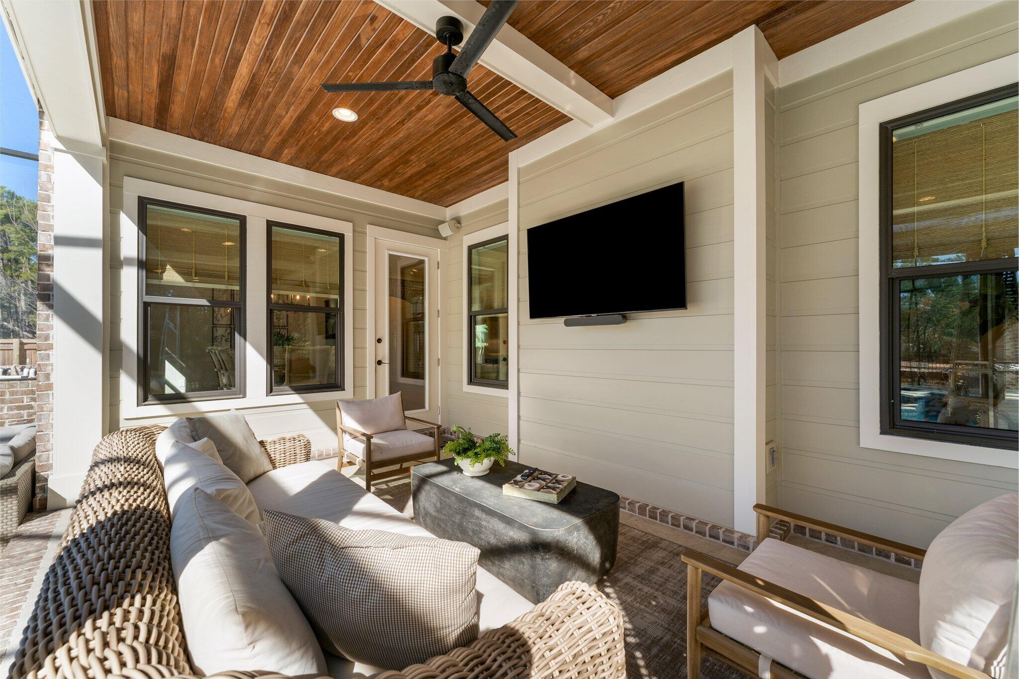 HUNTERS RUN - Residential