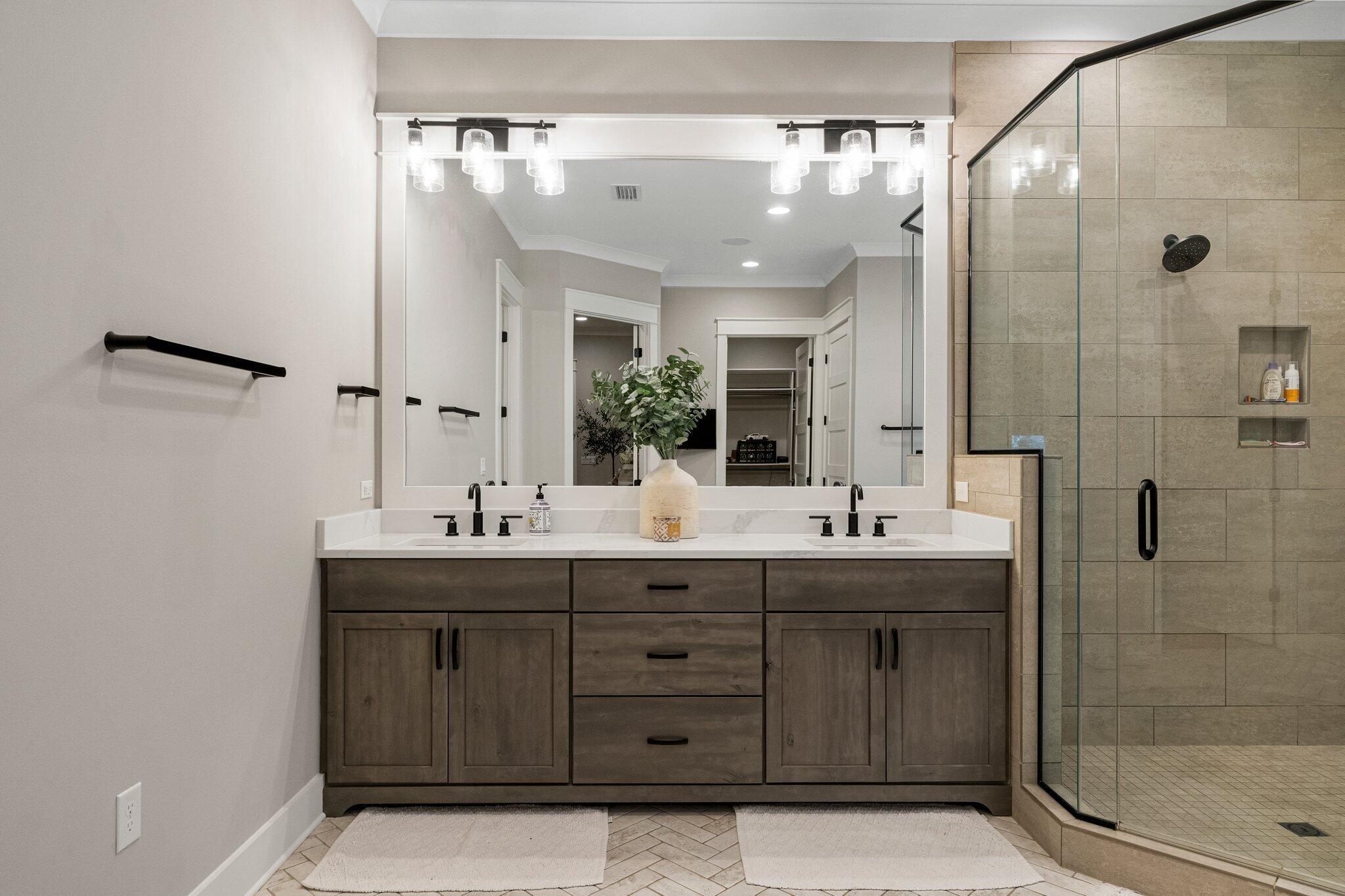 HUNTERS RUN - Residential