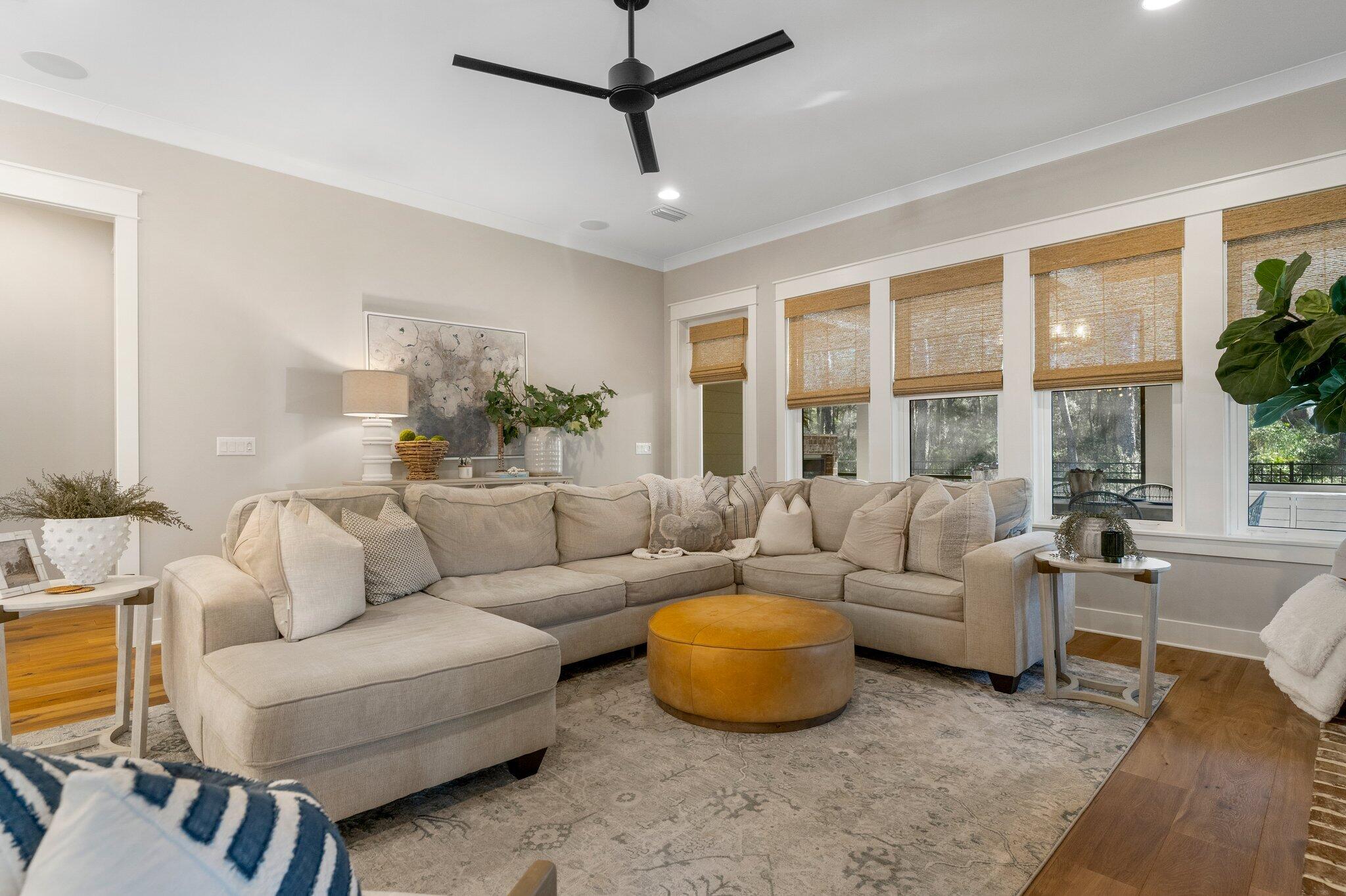 HUNTERS RUN - Residential