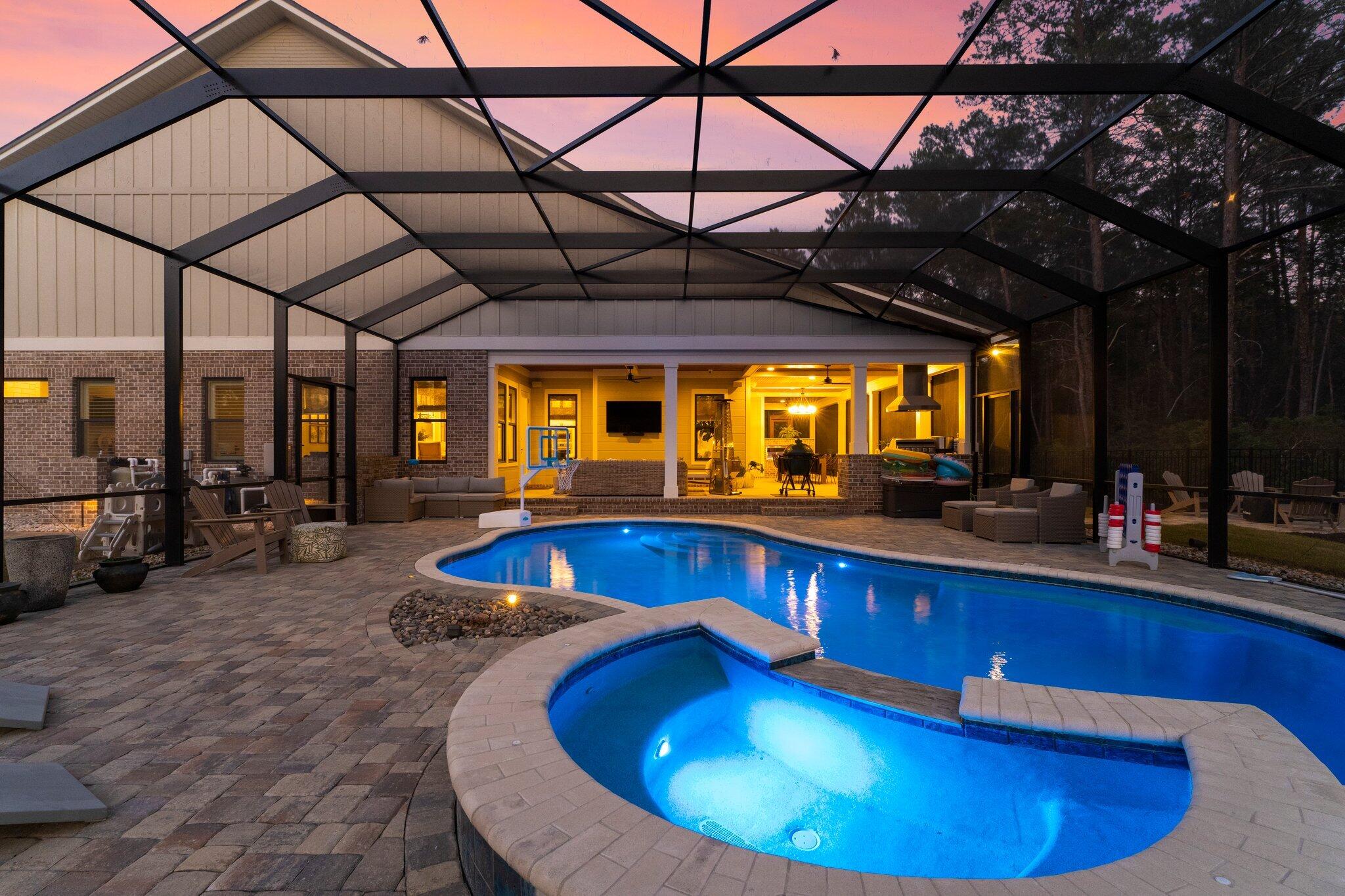 HUNTERS RUN - Residential