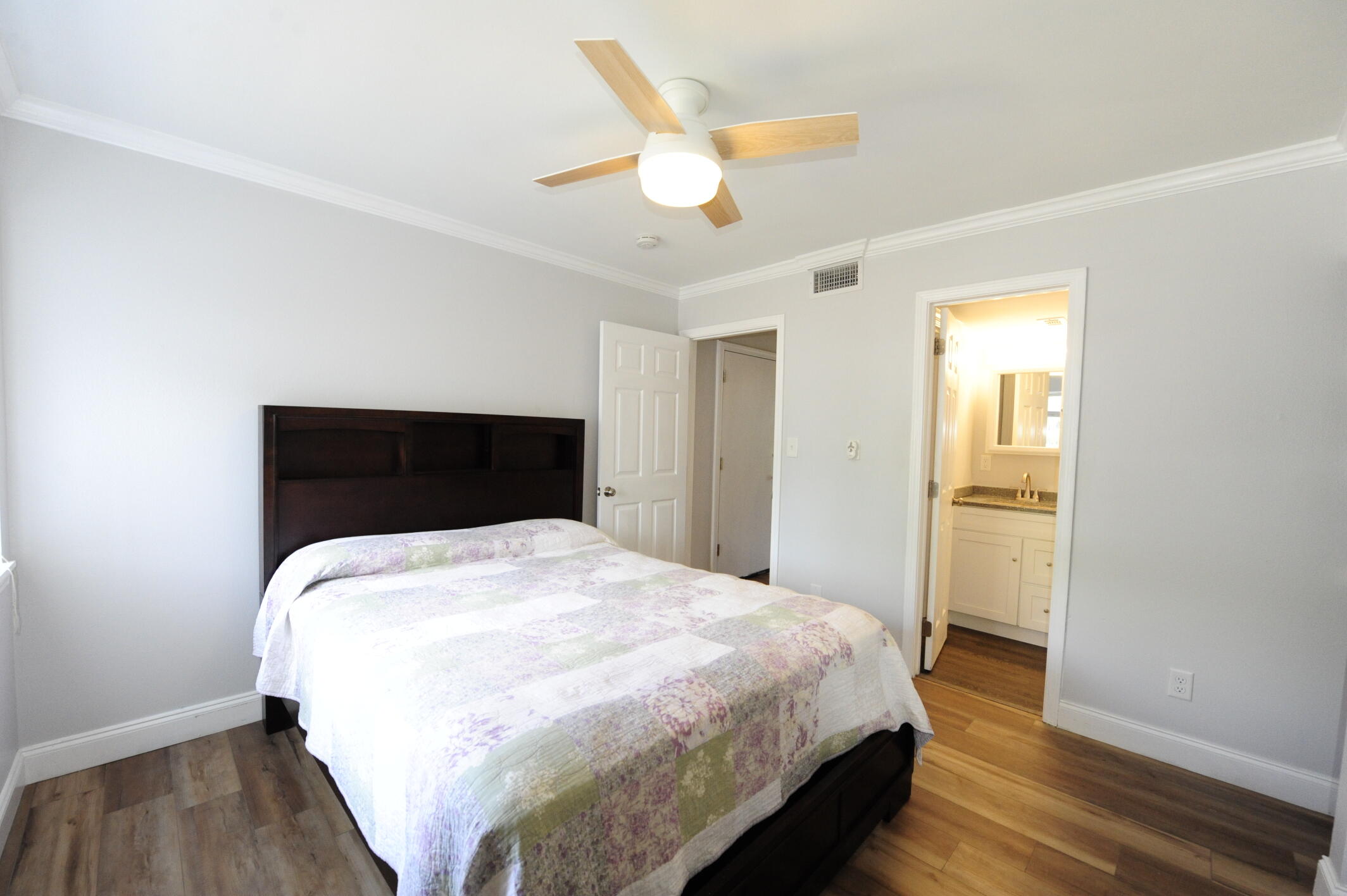 FINISTERRA CONDO - Residential