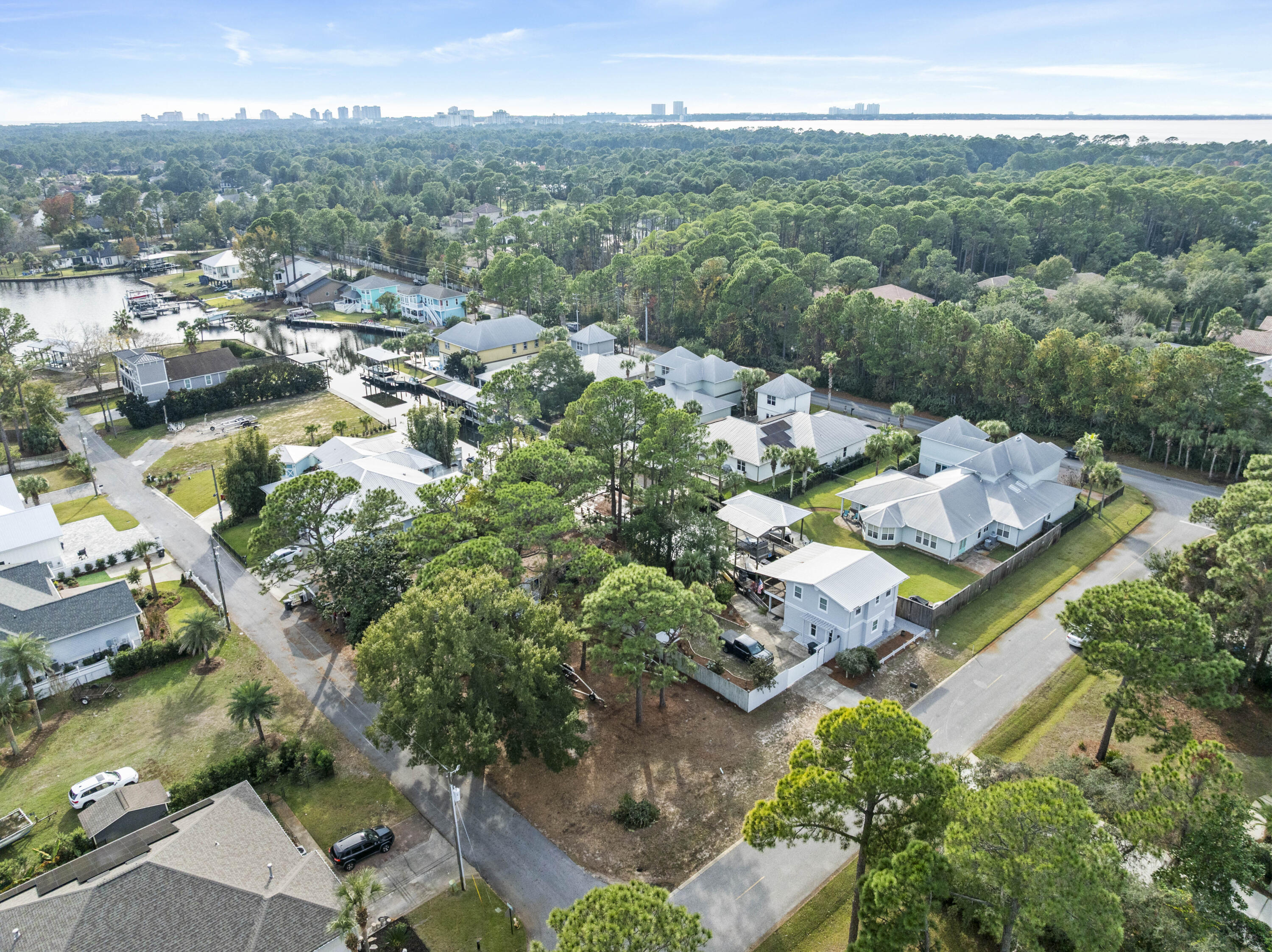 HIDDEN HARBOR ESTATES - Residential