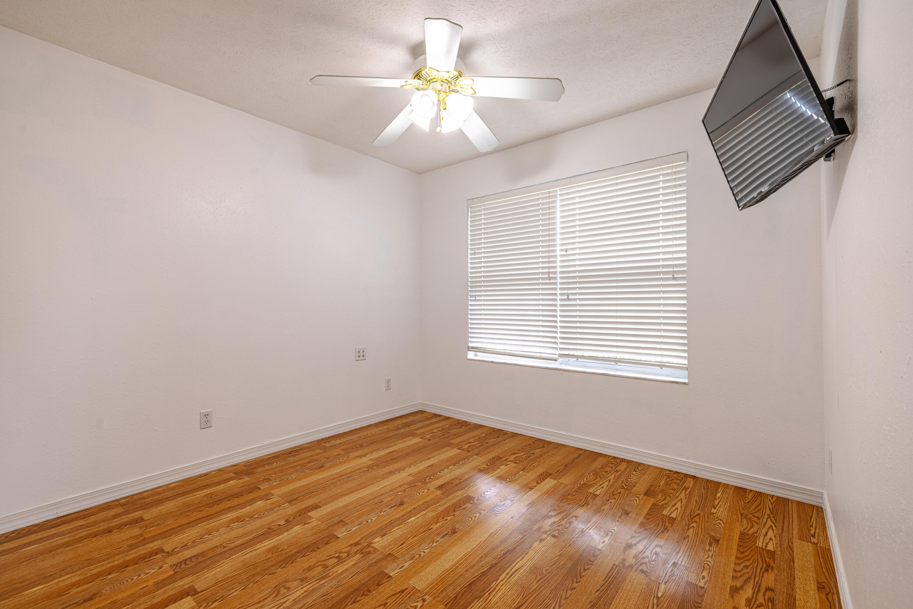 COLONY CLUB HARBOUR PH 1 - Residential