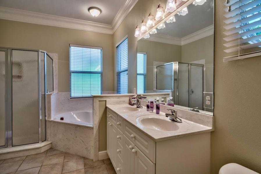 FAIRWAY VILLAS - Residential Lease