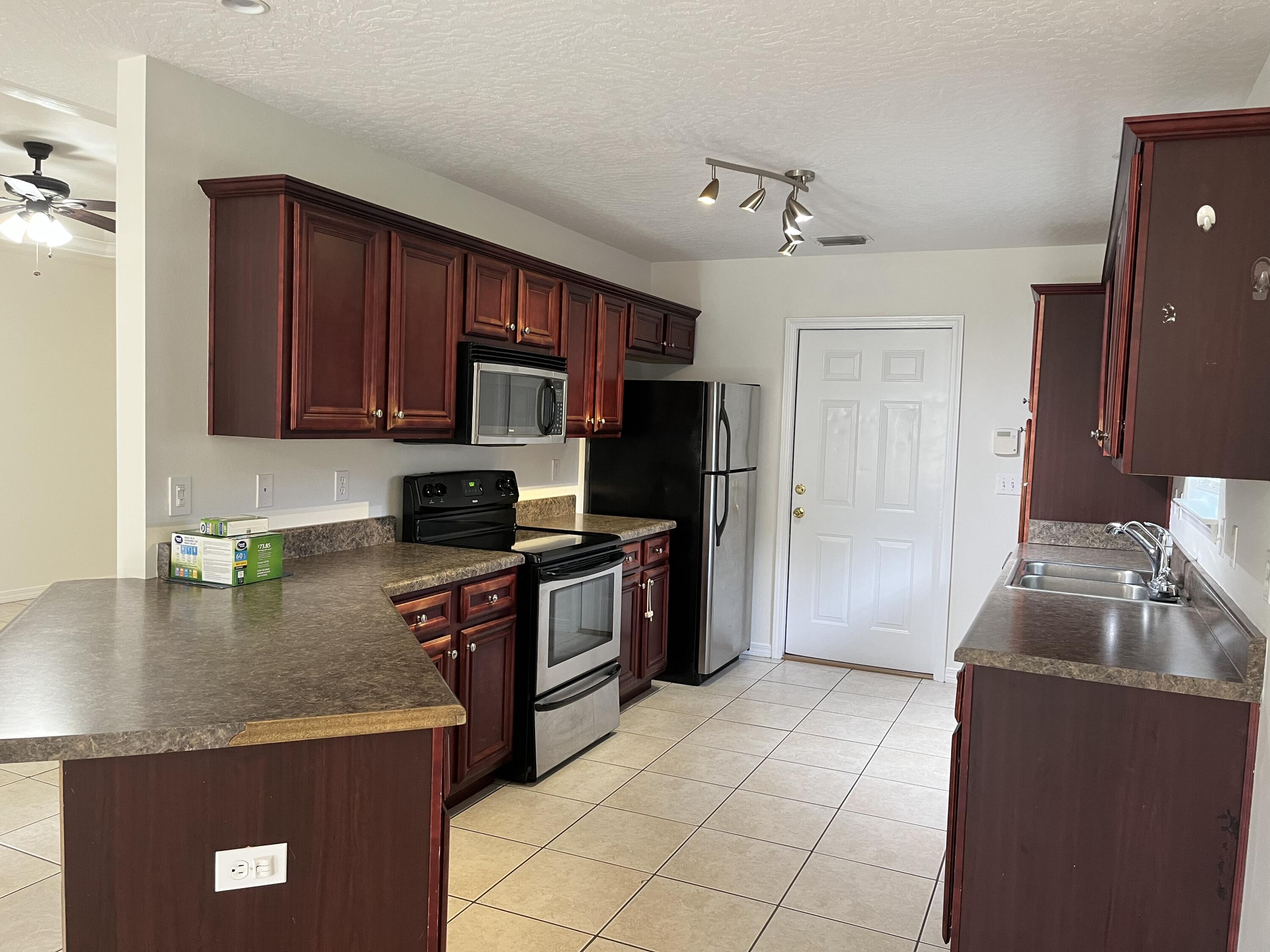 RACETRACK ROAD - Residential Lease