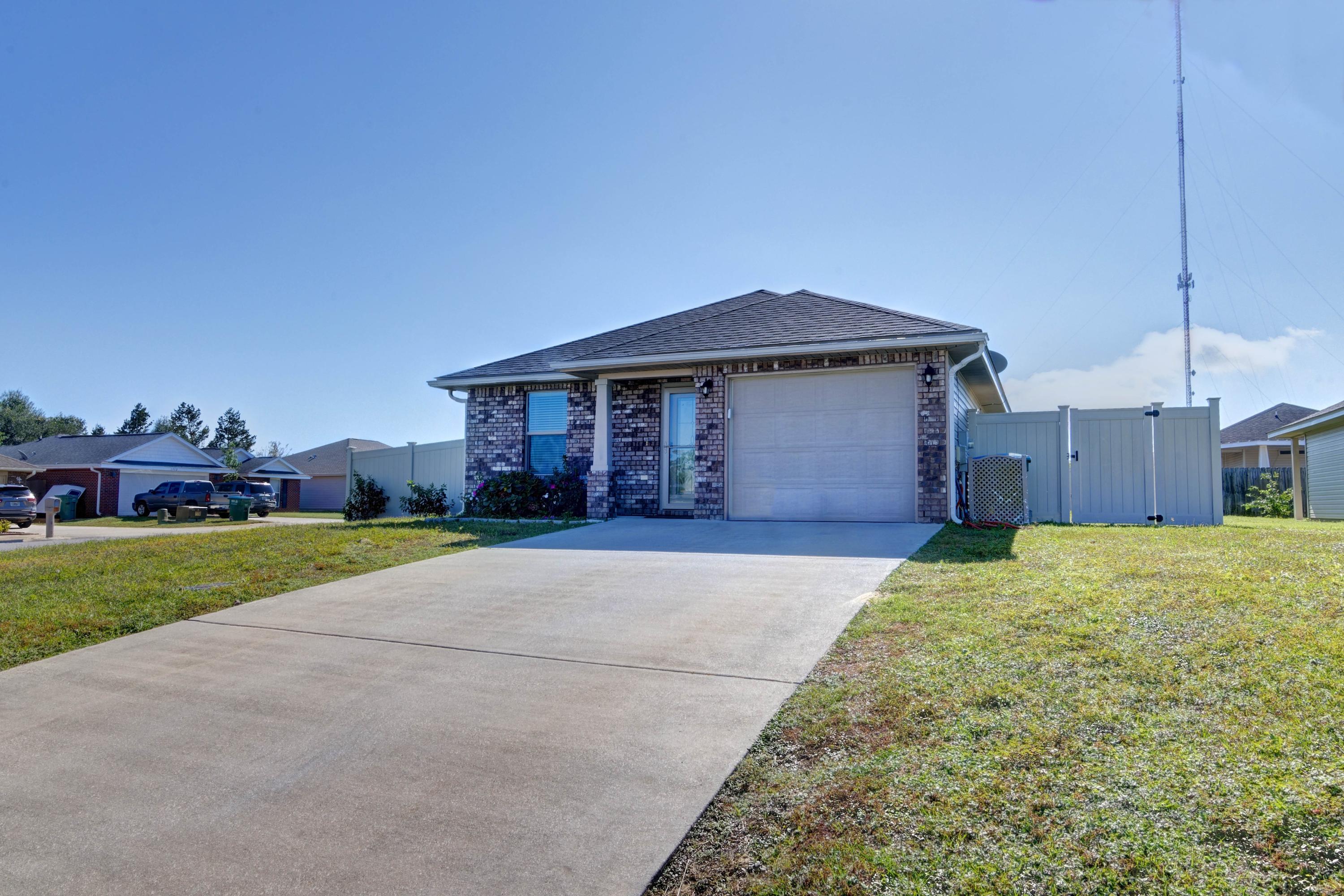 SHADOW LAKES - Residential