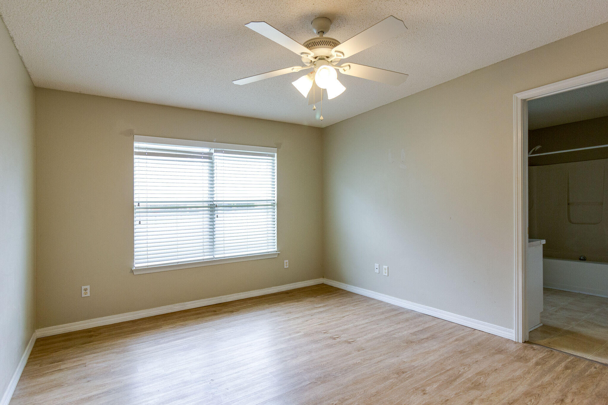 SHADOW OAK S/D - Residential Lease