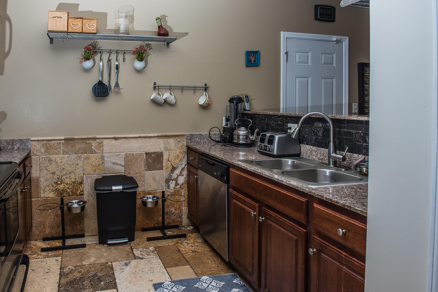 BRANDON OAKS 2ND ADD - Residential Lease