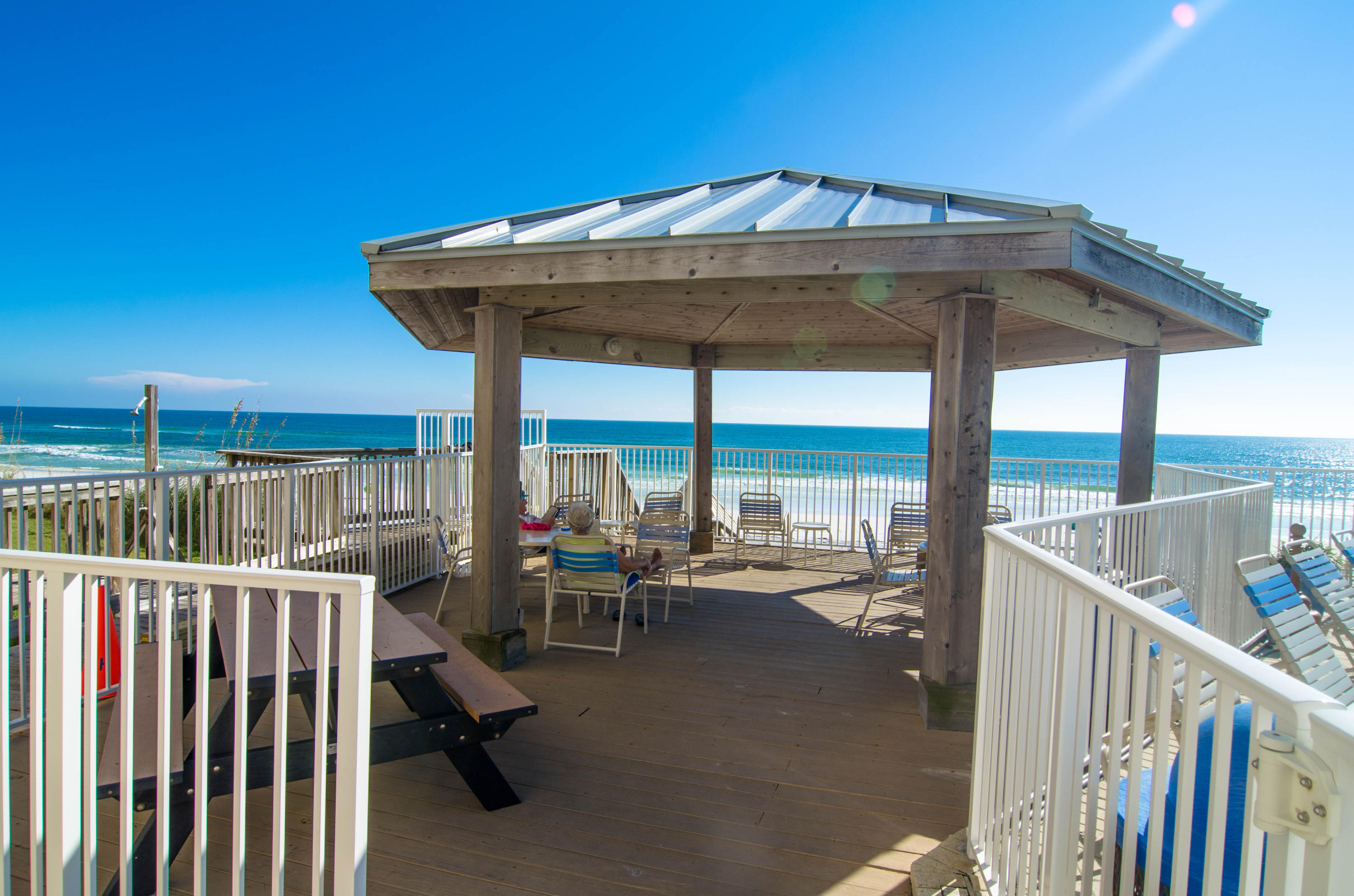 BEACH HOUSE CONDO PH 1 - Residential