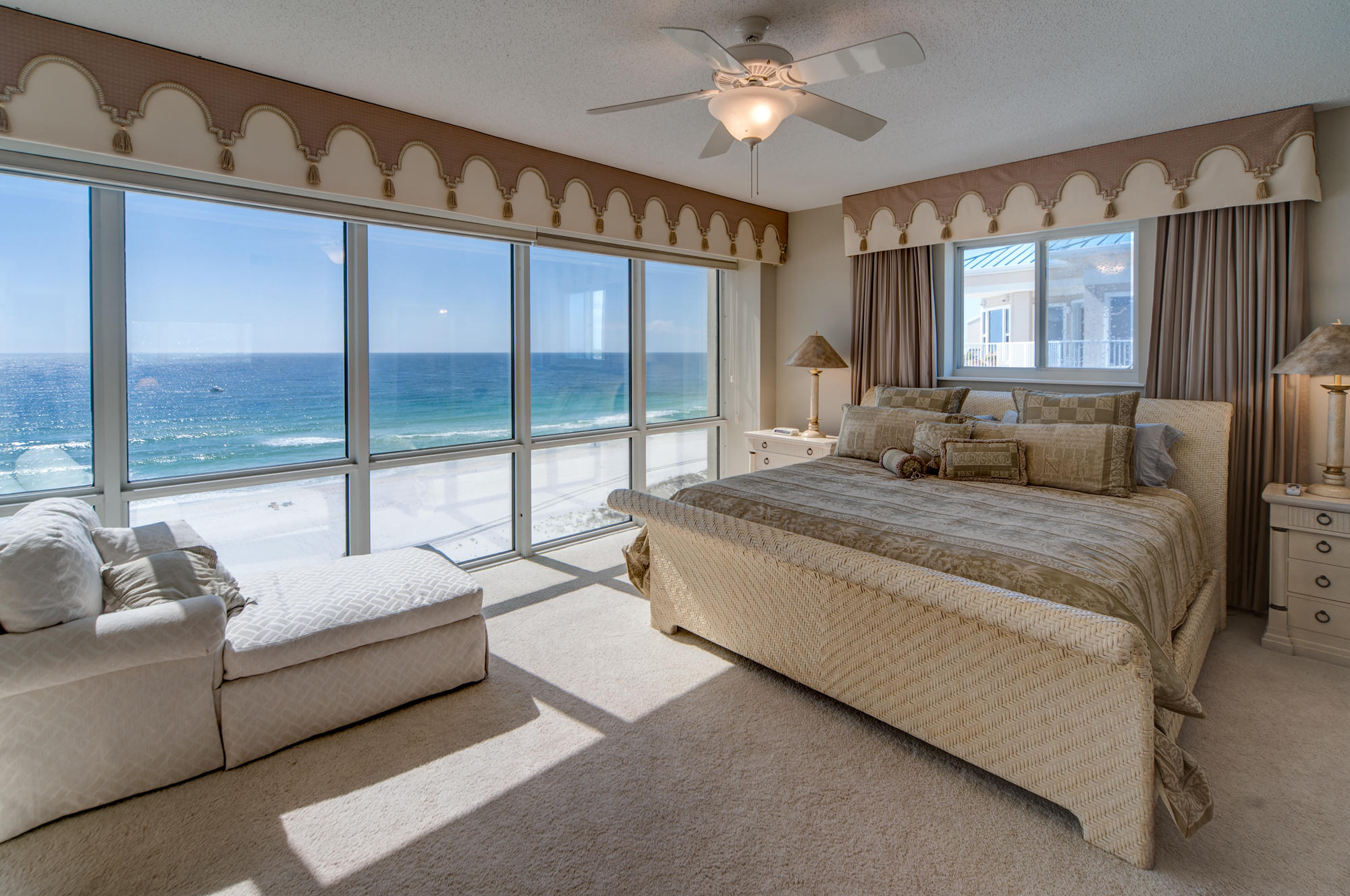 OCEANIA CONDO - Residential