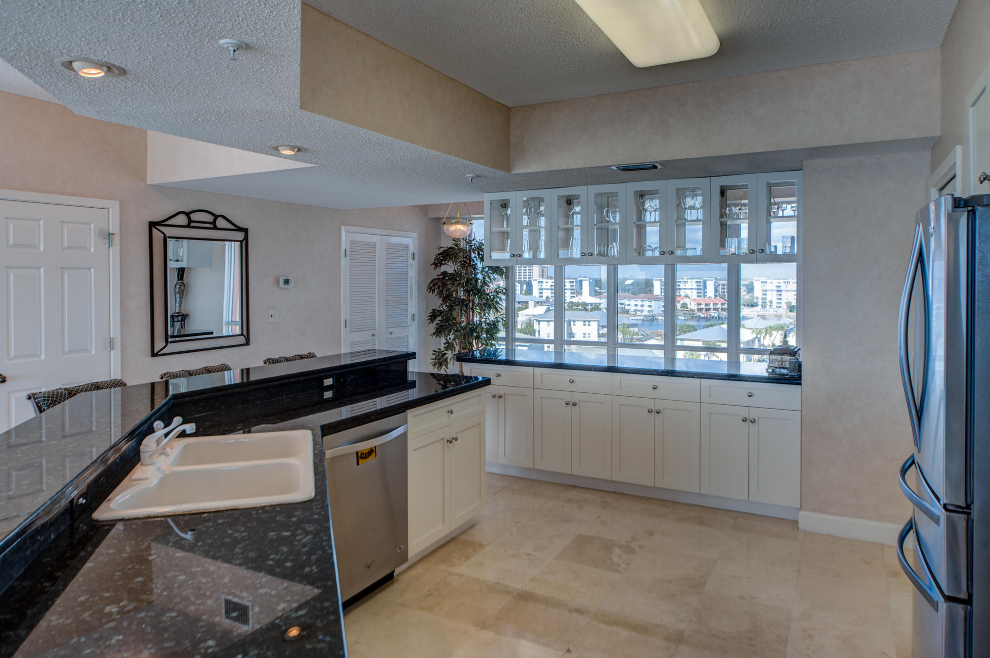 OCEANIA CONDO - Residential