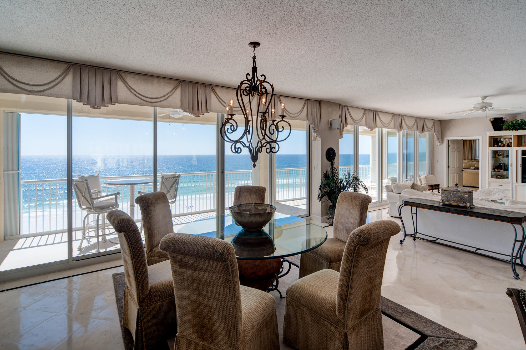 OCEANIA CONDO - Residential