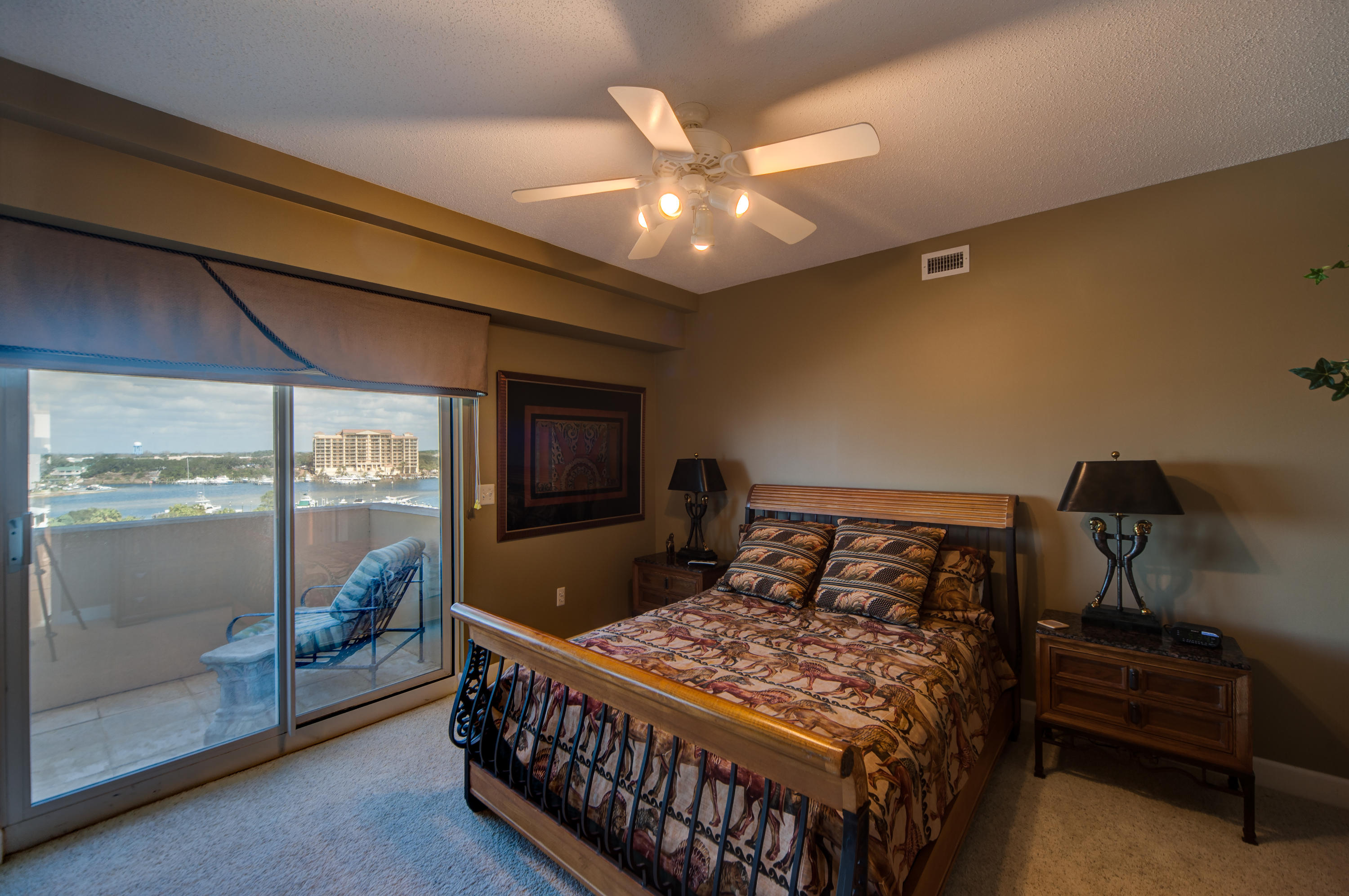 OCEANIA CONDO - Residential