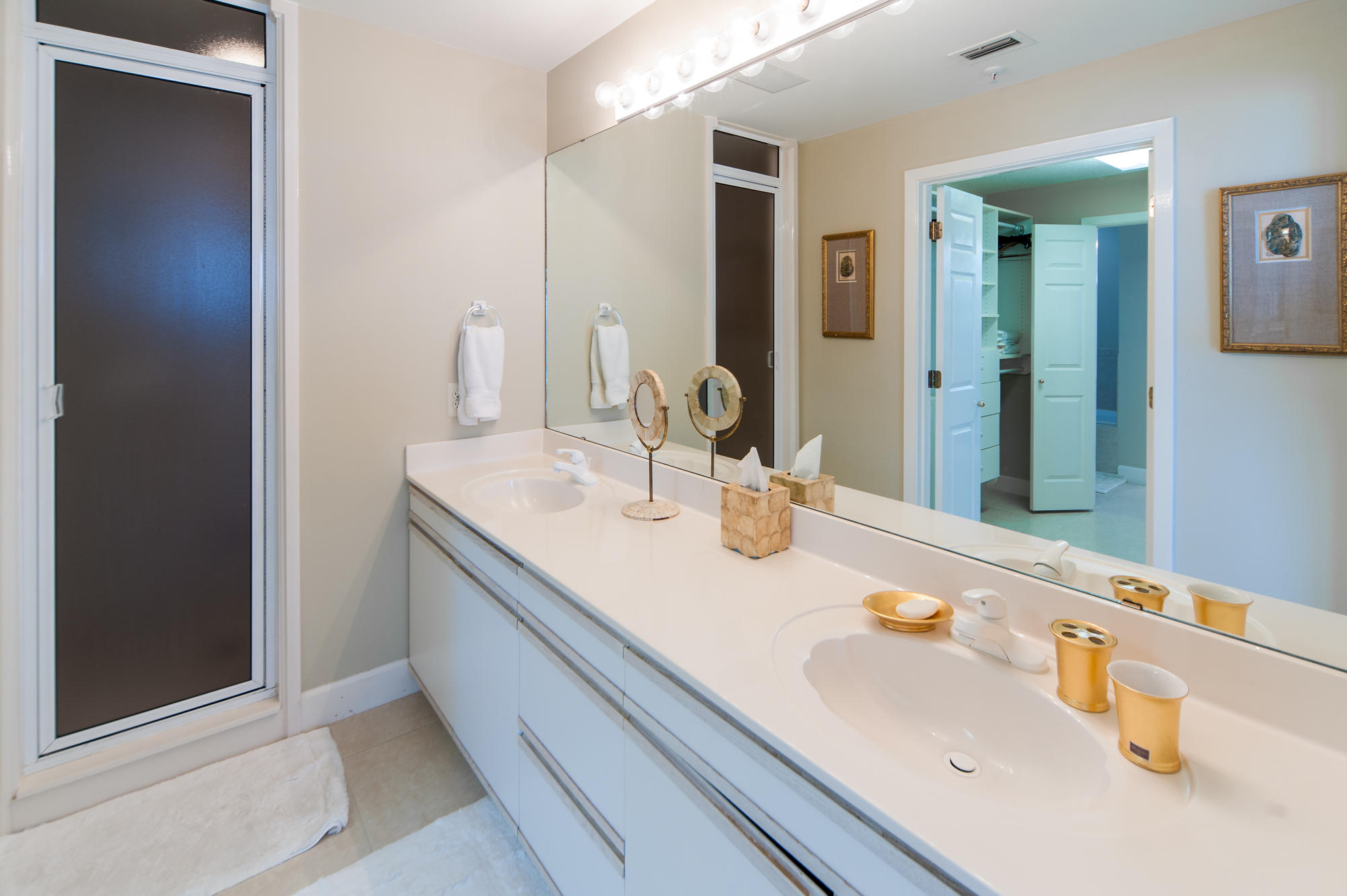 OCEANIA CONDO - Residential