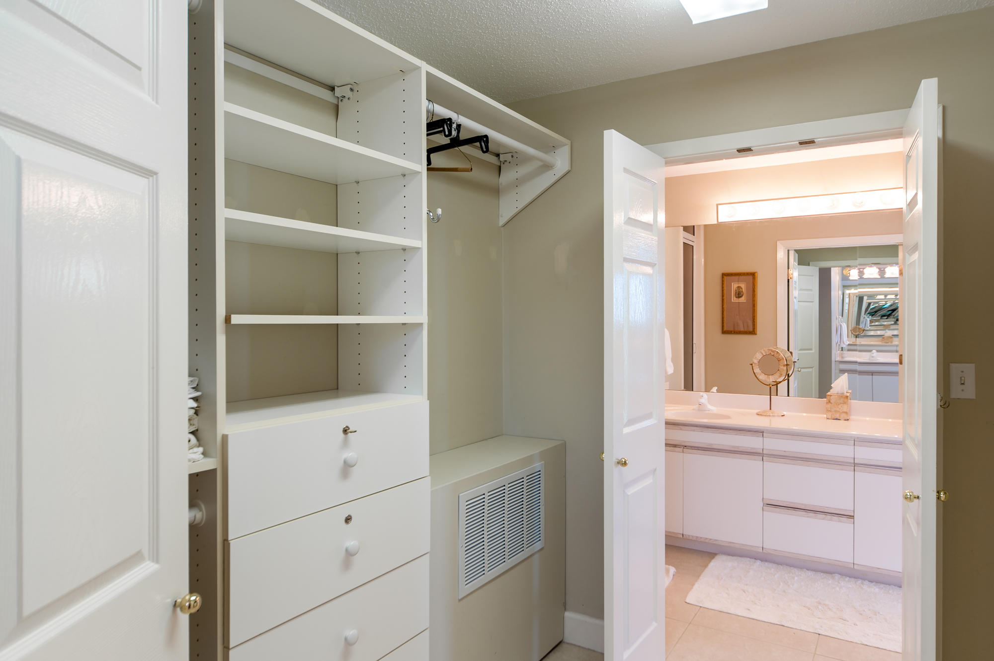 OCEANIA CONDO - Residential